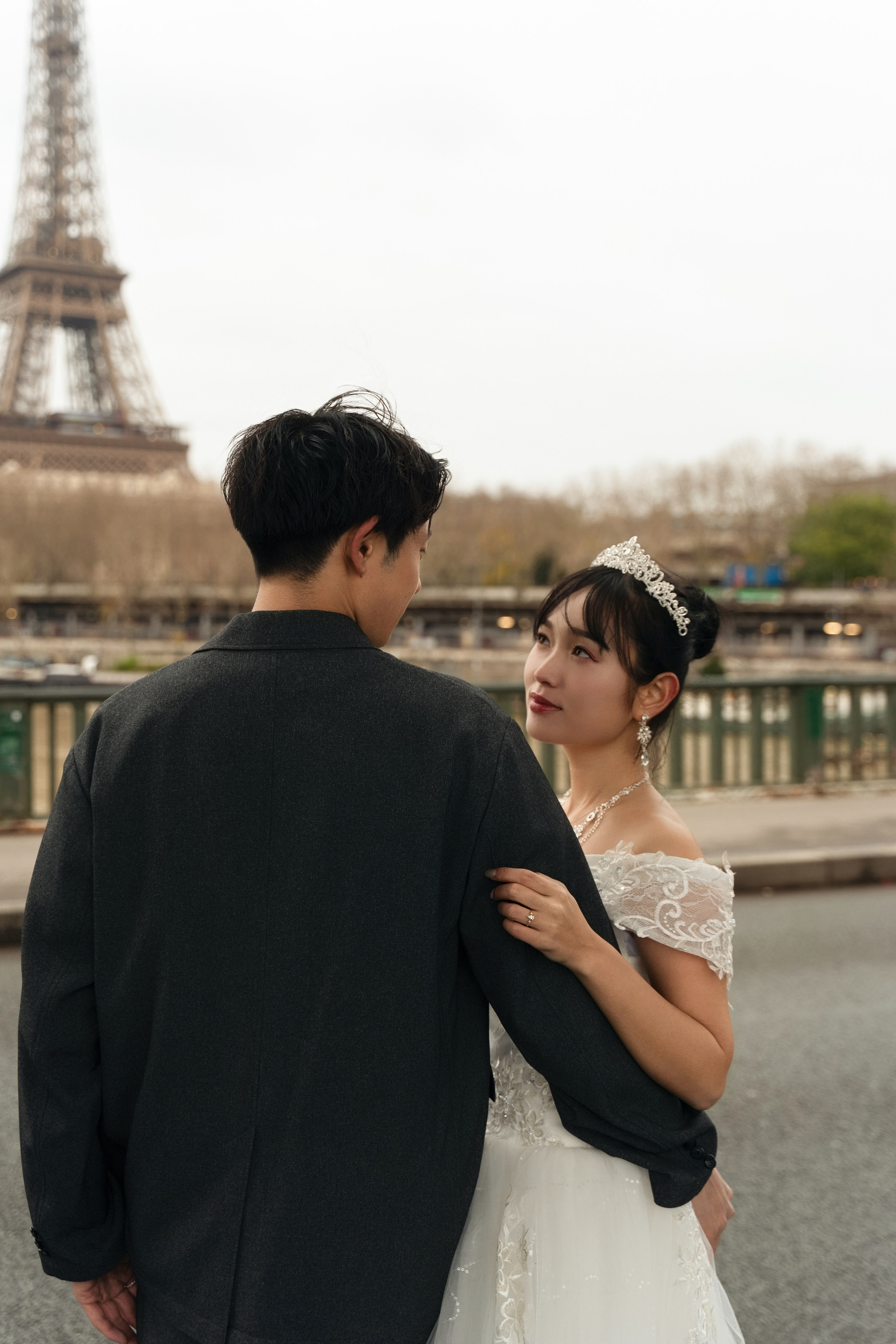 Photographer in Paris Yulia Shkadina | Couples, engagement, pre-wedding, individual photo-shoots in Paris at the best locations