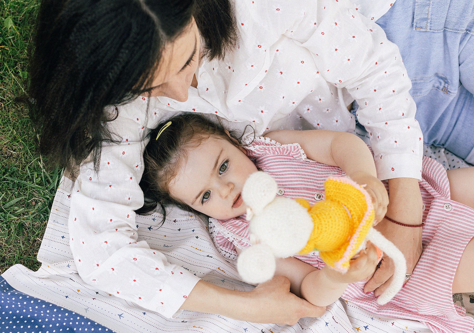 Семья в летнем парке. Прага. Семейный и свадебный фотограф в Праге Наталья Федори