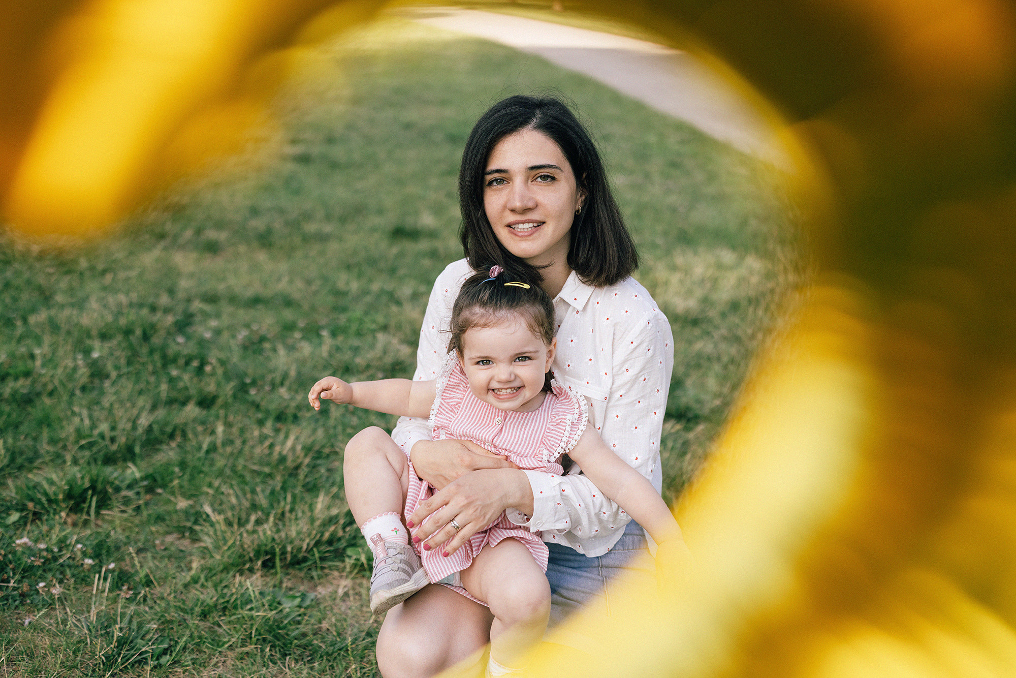 Семья в летнем парке. Прага. Семейный и свадебный фотограф в Праге Наталья Федори