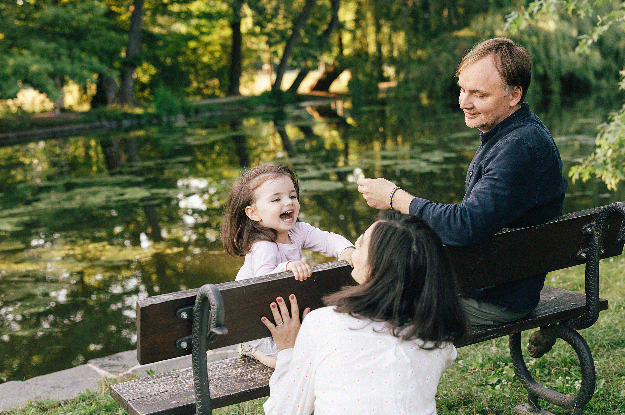 Семья в летнем парке. Прага. Семейный и свадебный фотограф в Праге Наталья Федори
