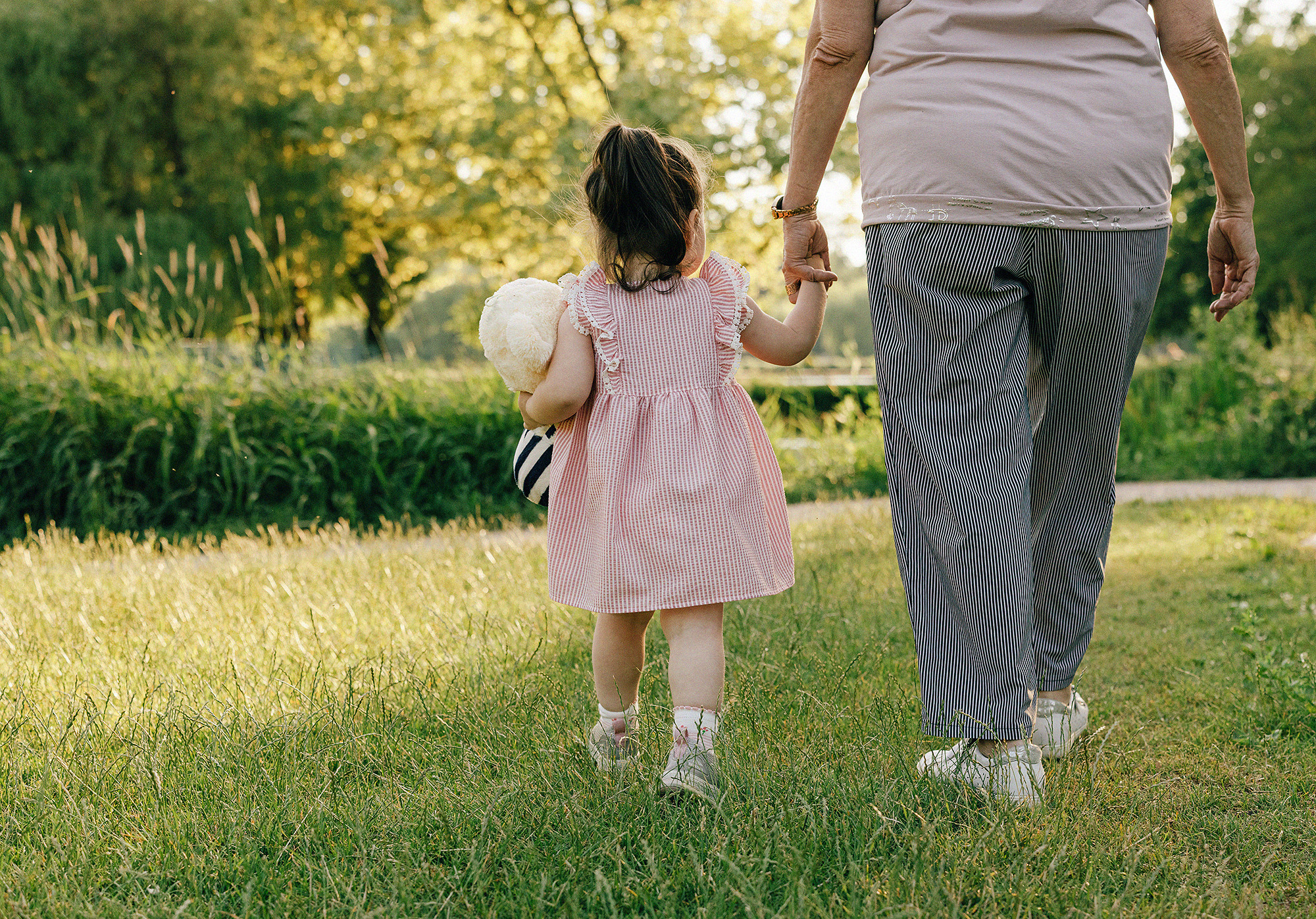 Семья в летнем парке. Прага. Семейный и свадебный фотограф в Праге Наталья Федори
