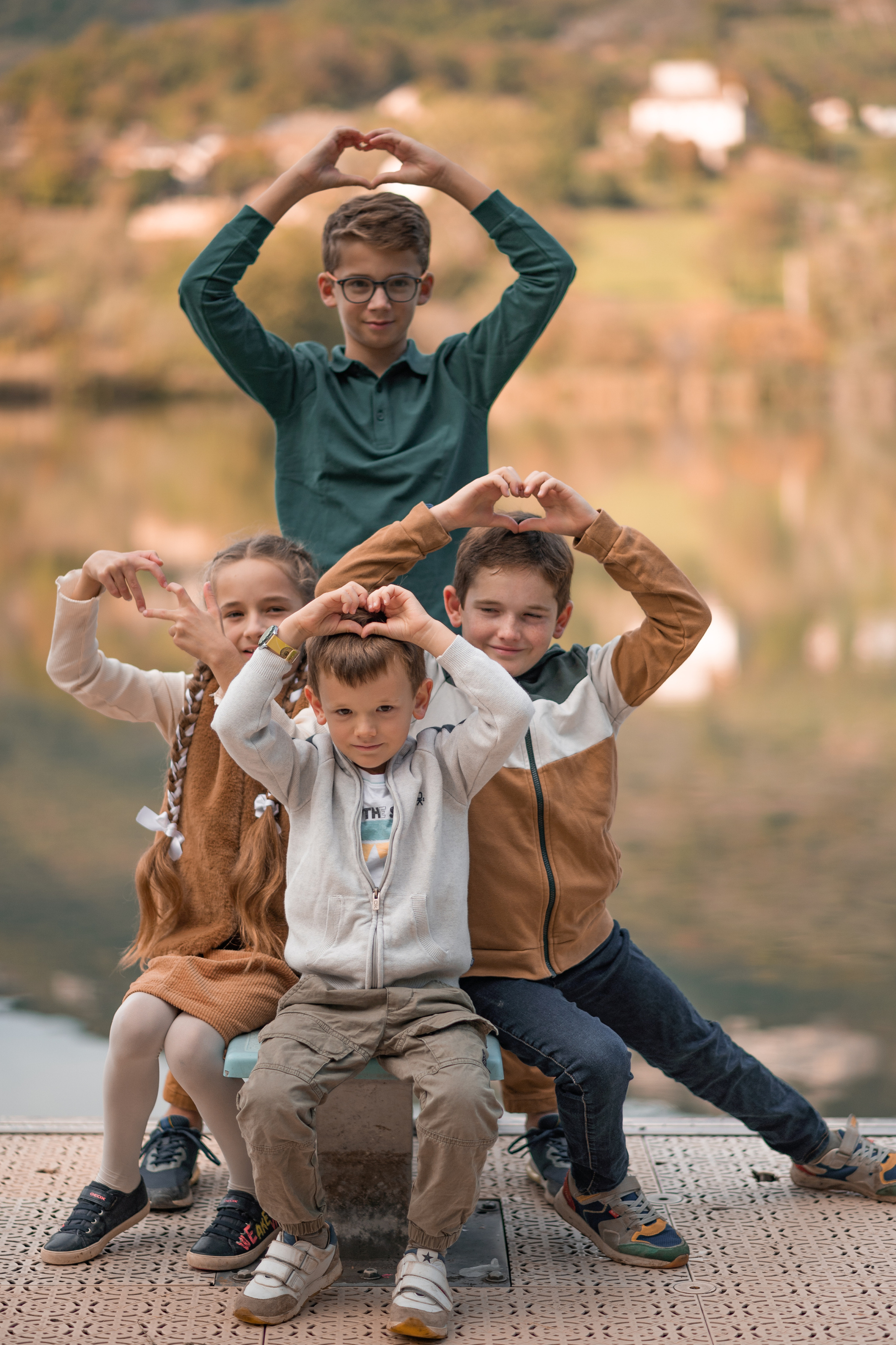 Entre grands-parents et petits-enfants. Ekaterina Brevet - photographe de mariage