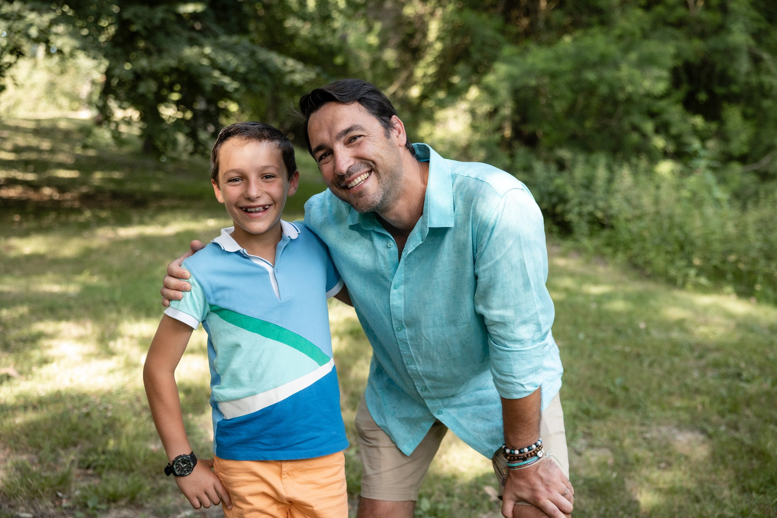 Family photoshoot in Parc du Cabirol, Colomiers. Eugenie Smirnova — wedding, corporate and lifestyle photographer in Toulouse and Southwest France
