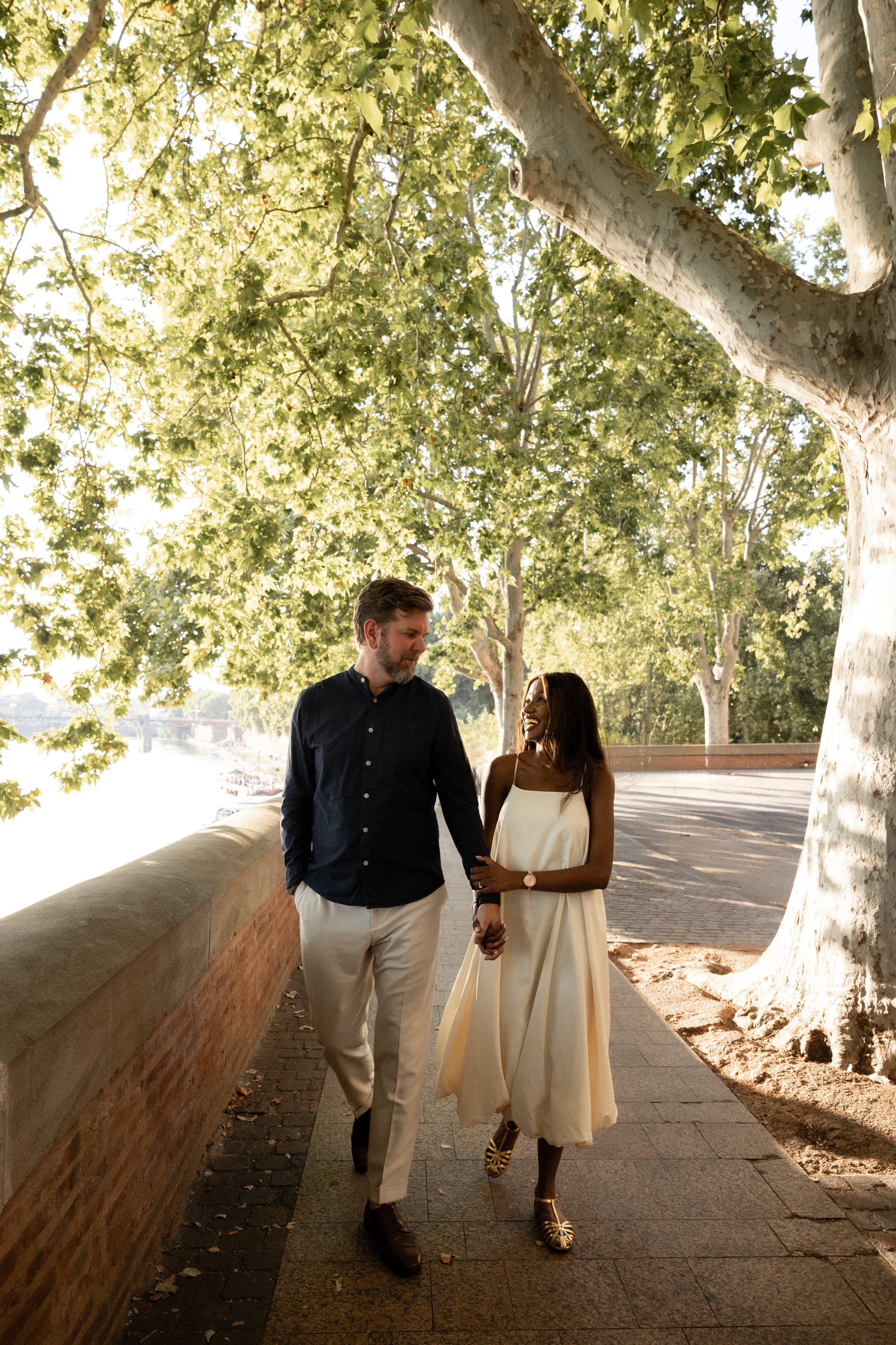 Engagement loves tory photoshoot in Toulouse. Anah & Andrew. Eugenie Smirnova — wedding, corporate and lifestyle photographer in Toulouse and Southwest France