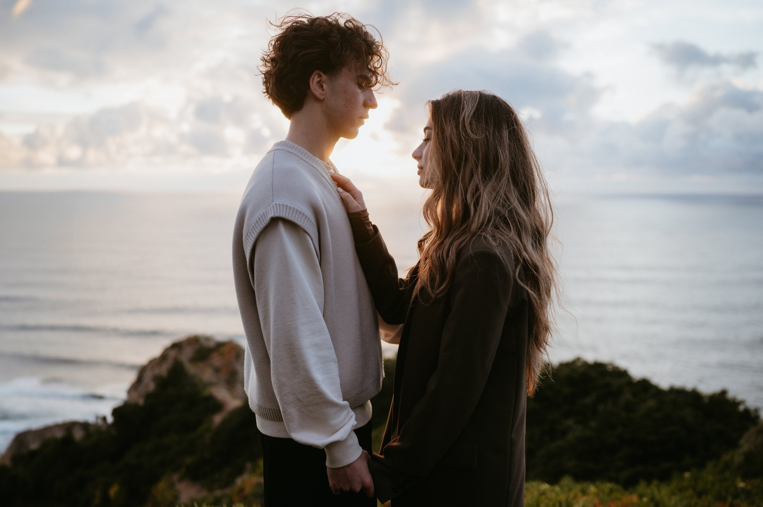Praia da Ursa – ședință foto de cuplu într-un loc magic din Portugalia. Valentin Melen - fotograf de nunta 🤍