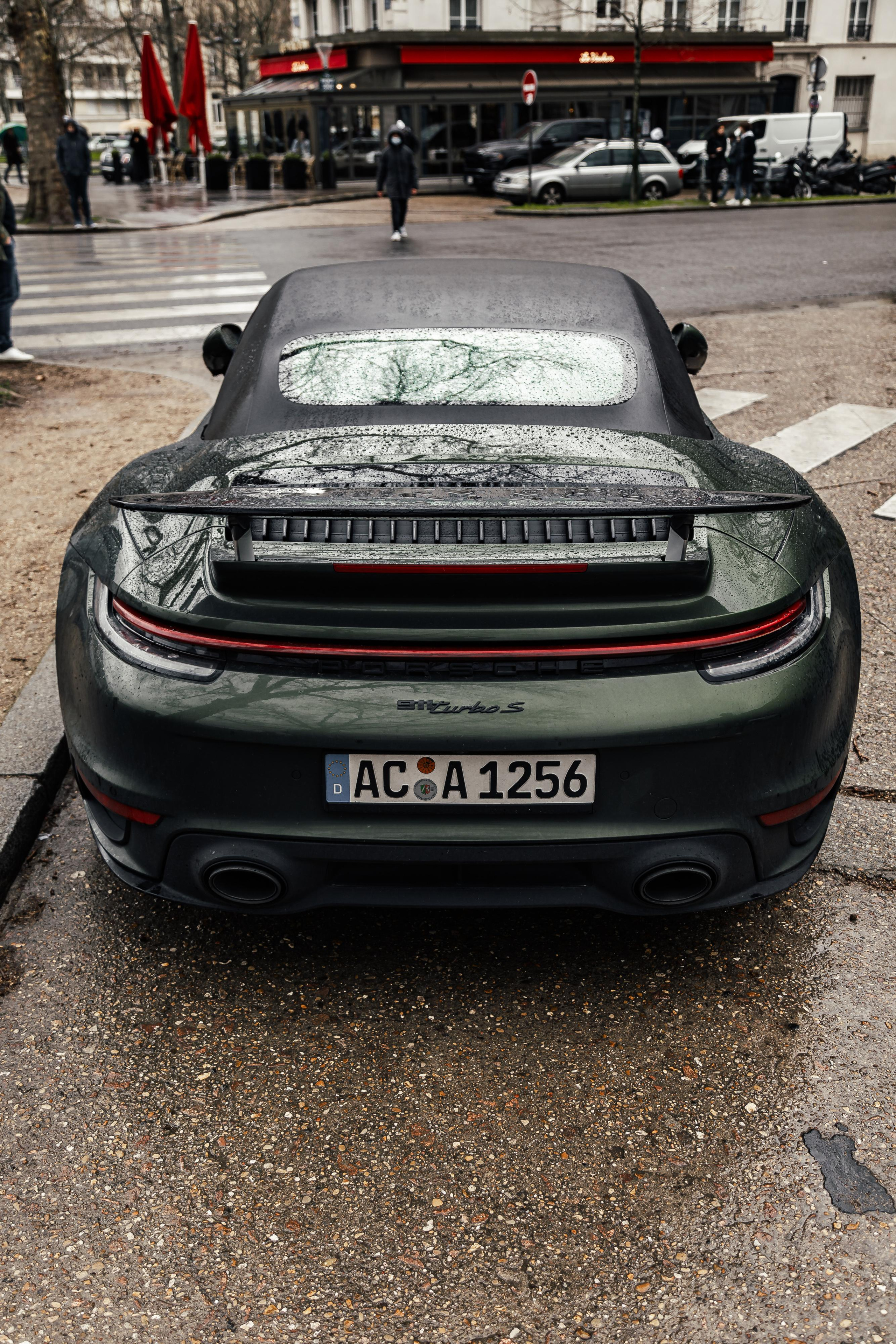 Place Vauban 6 fevrier. Photographe de voitures à Paris — Vitalii Motruk