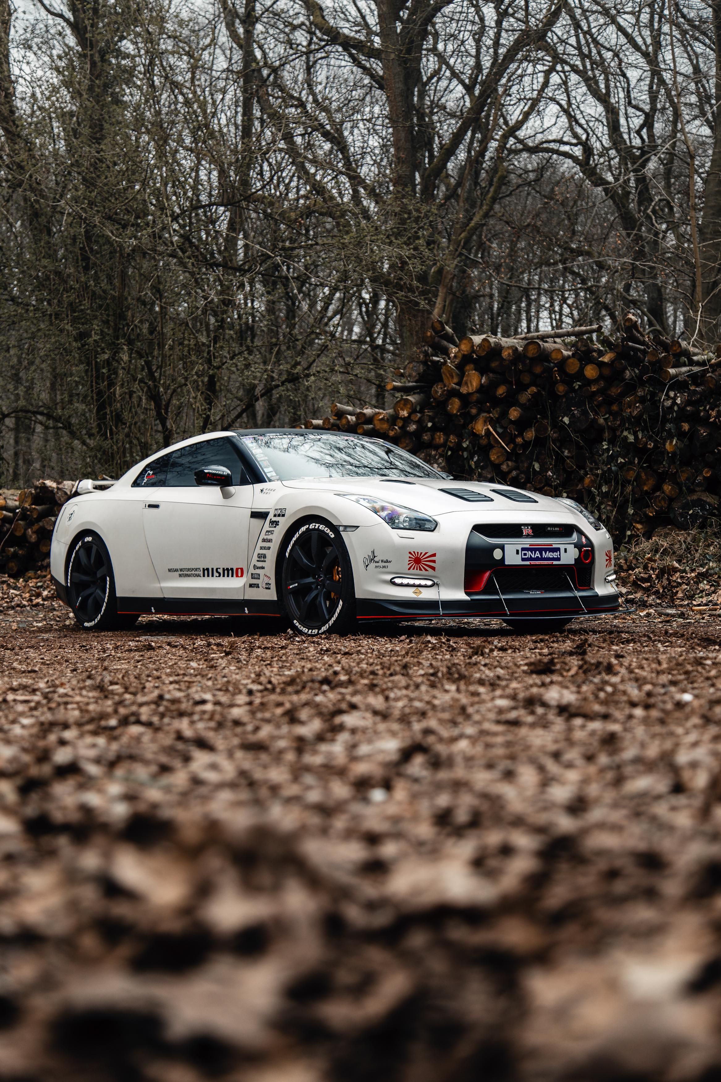 Nissan Meudon. Photographe de voitures à Paris — Vitalii Motruk