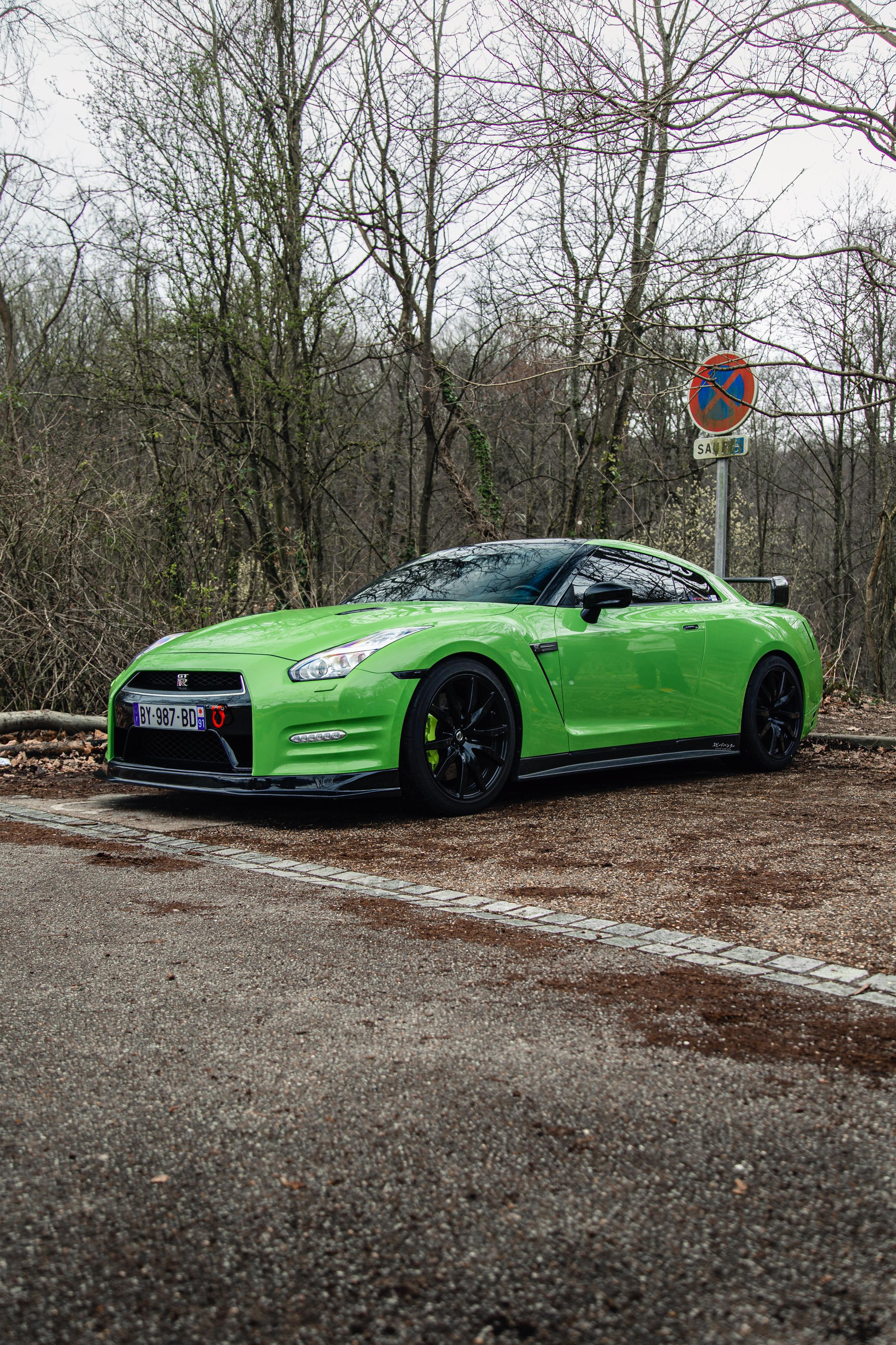 Nissan Meudon. Photographe de voitures à Paris — Vitalii Motruk