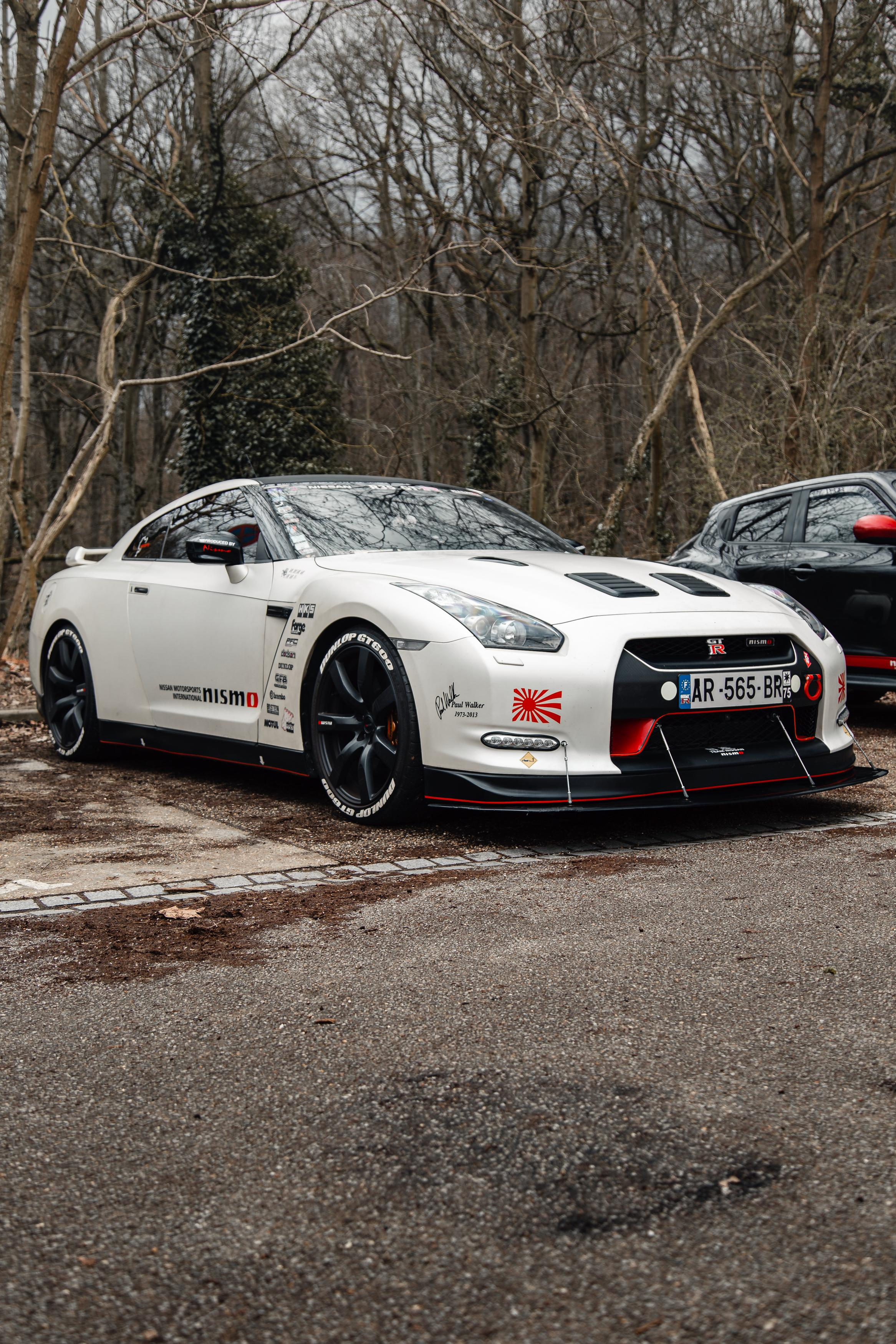 Nissan Meudon. Photographe de voitures à Paris — Vitalii Motruk