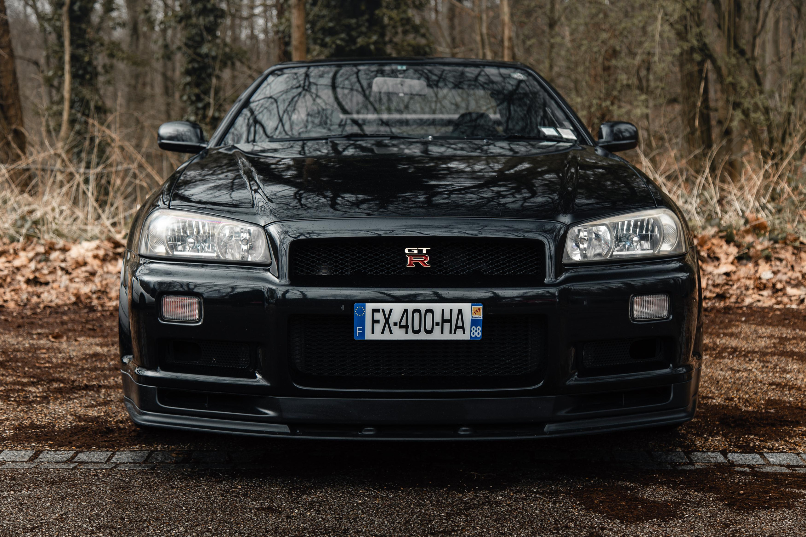 Nissan Meudon. Photographe de voitures à Paris — Vitalii Motruk