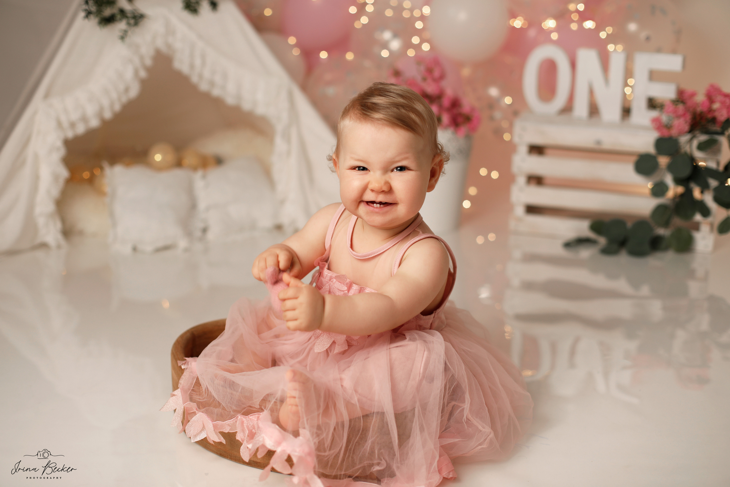 Cake-Smash Ulm, Cake-Smash Stuttgart, Cake-Smash Metzingen, Cake-Smash, Neu-Ulm, Cake-Smash Göppingen, Erste Torte, Erste Geburtstag, Baby Shooting, Babyfotografie Ulm, Geburtstags Torte, 1 jähr shooting, Erste Torte Ulm, Erste Torte Stuttgart, Erste Torte Metzingen, Erste Torte Neu-Ulm, Babyfotografie Neu-Ulm, Babyfotografie Stuttgart, Babyfotografie Reutlingen, Babyfotografie Memmingen, Babyfotografie Günzburg, Babyfotografie Ravensburg, Babyfotografie Bodensee, Babyfotografie Tübingen, Babyfotografie Sigmaringen, Kindergeburstag Ulm, Babyfotograf Ulm, Babyfotograf Ehingen, Babyfotograf Riedlingen, Babyfotograf Laupheim