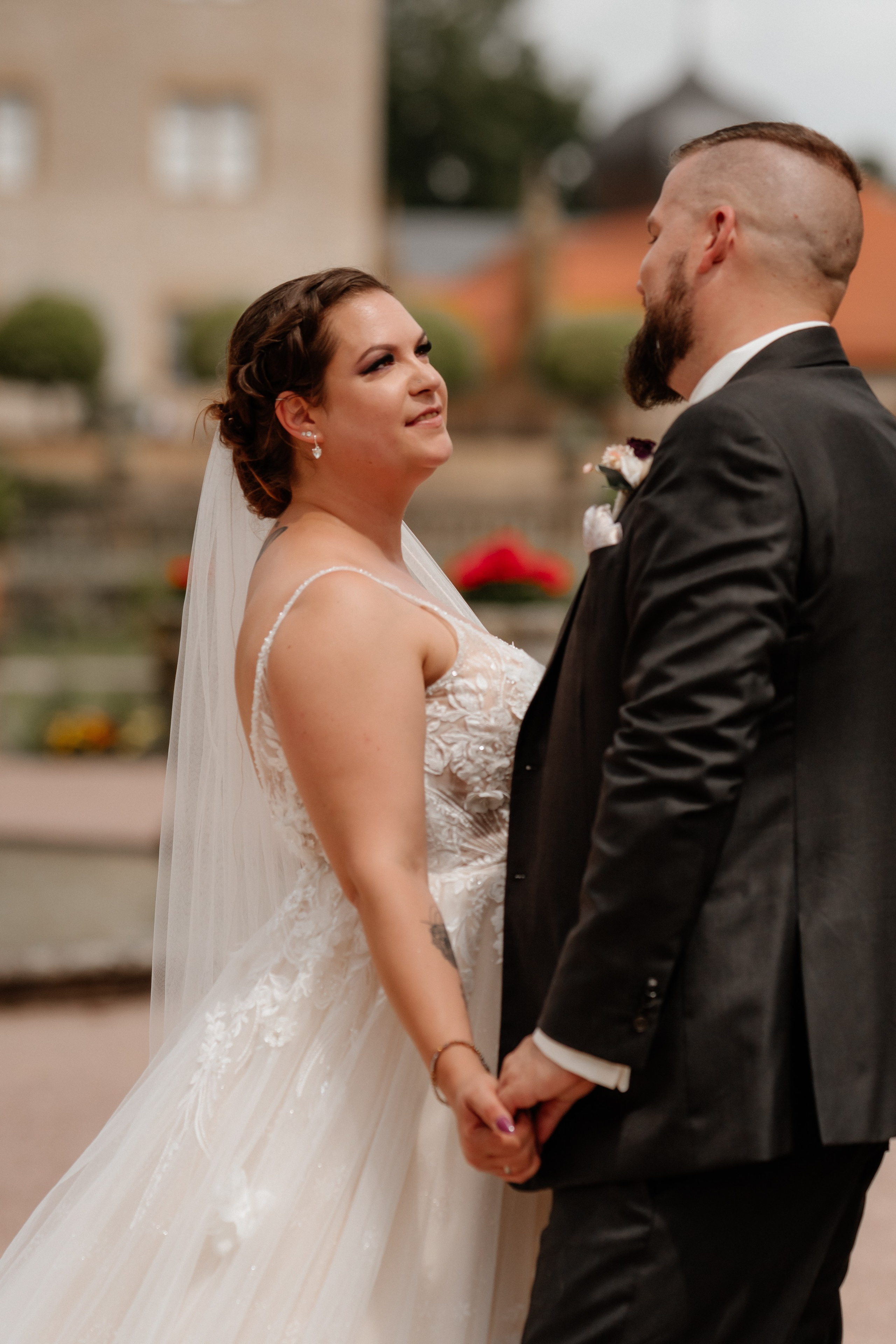 Romantische Hochzeit in Schloss Weikersheim | Julia & Dominik. Anna Saribekyan – Beste Hochzeitsfotografin in Würzburg, Top 10 in Deutschland