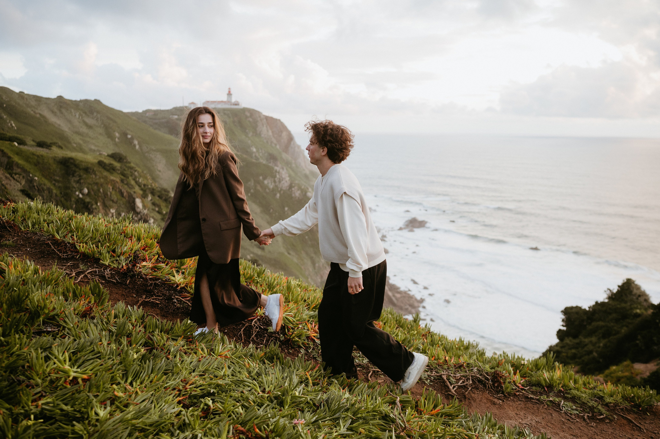 Praia da Ursa – ședință foto de cuplu într-un loc magic din Portugalia. Valentin Melen - fotograf de nunta 🤍
