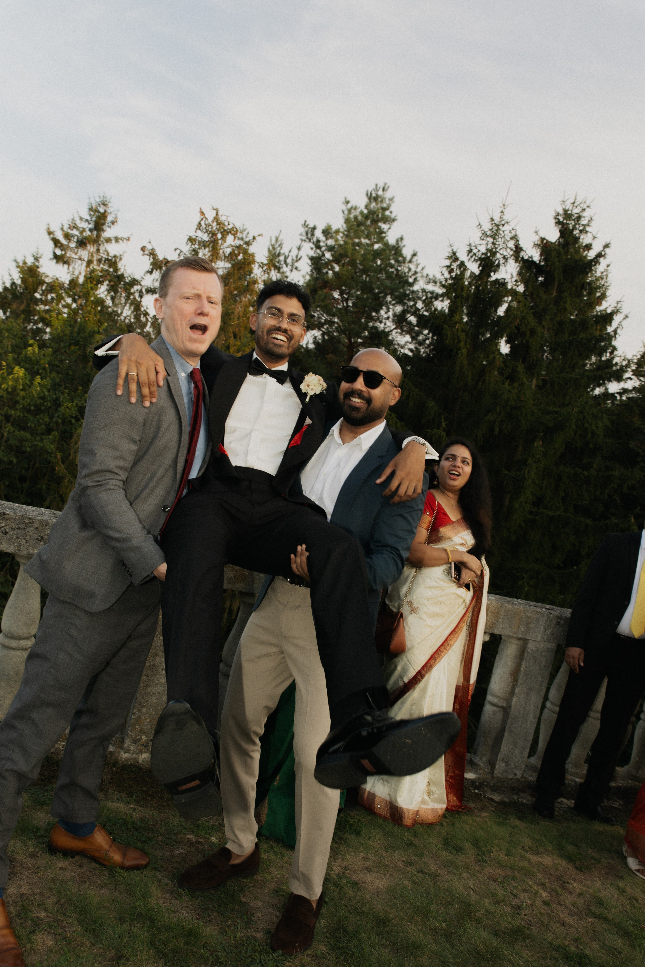 Elegant Castle Wedding in Austria | Alwin & Ruth’s Fairytale Celebration. Wedding photographer and videographer based in Timisoara, Romania