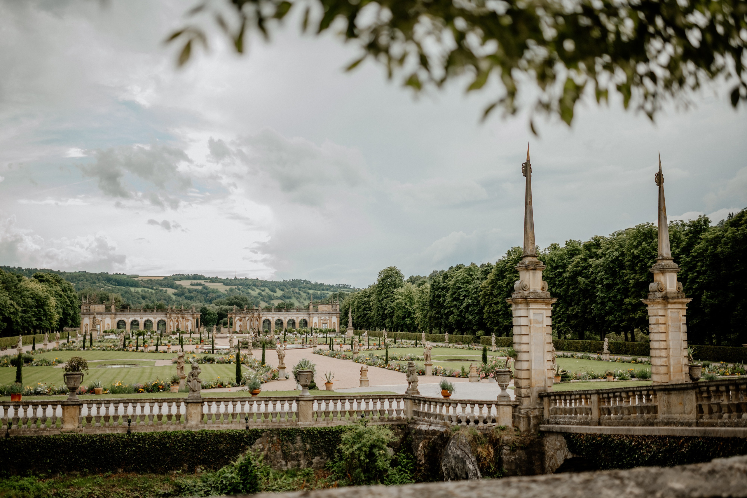 Romantische Hochzeit in Schloss Weikersheim | Julia & Dominik. Anna Saribekyan – Beste Hochzeitsfotografin in Würzburg, Top 10 in Deutschland
