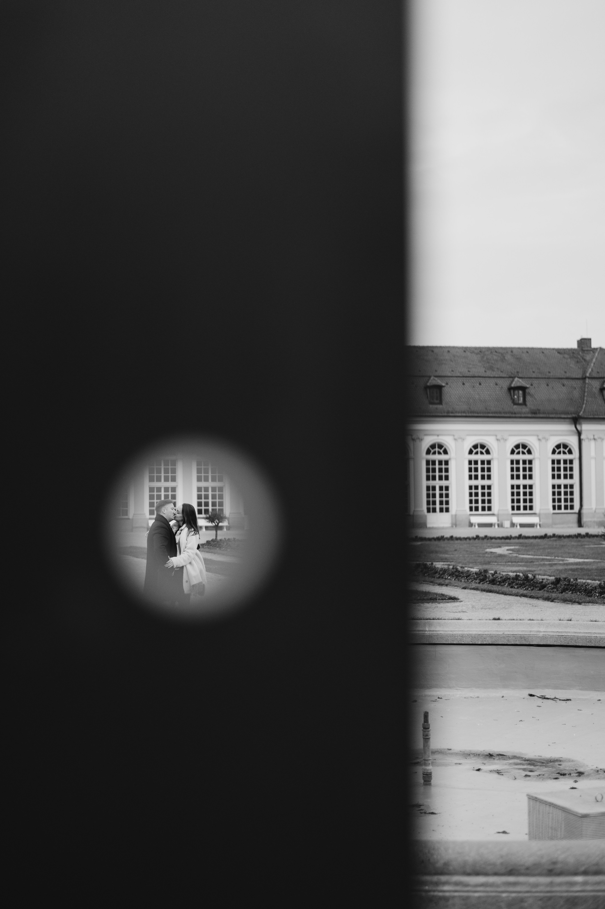 Love Story in Hofgarten Ansbach. Фотограф в Нюрнберге Ирина Менерт из Ансбаха