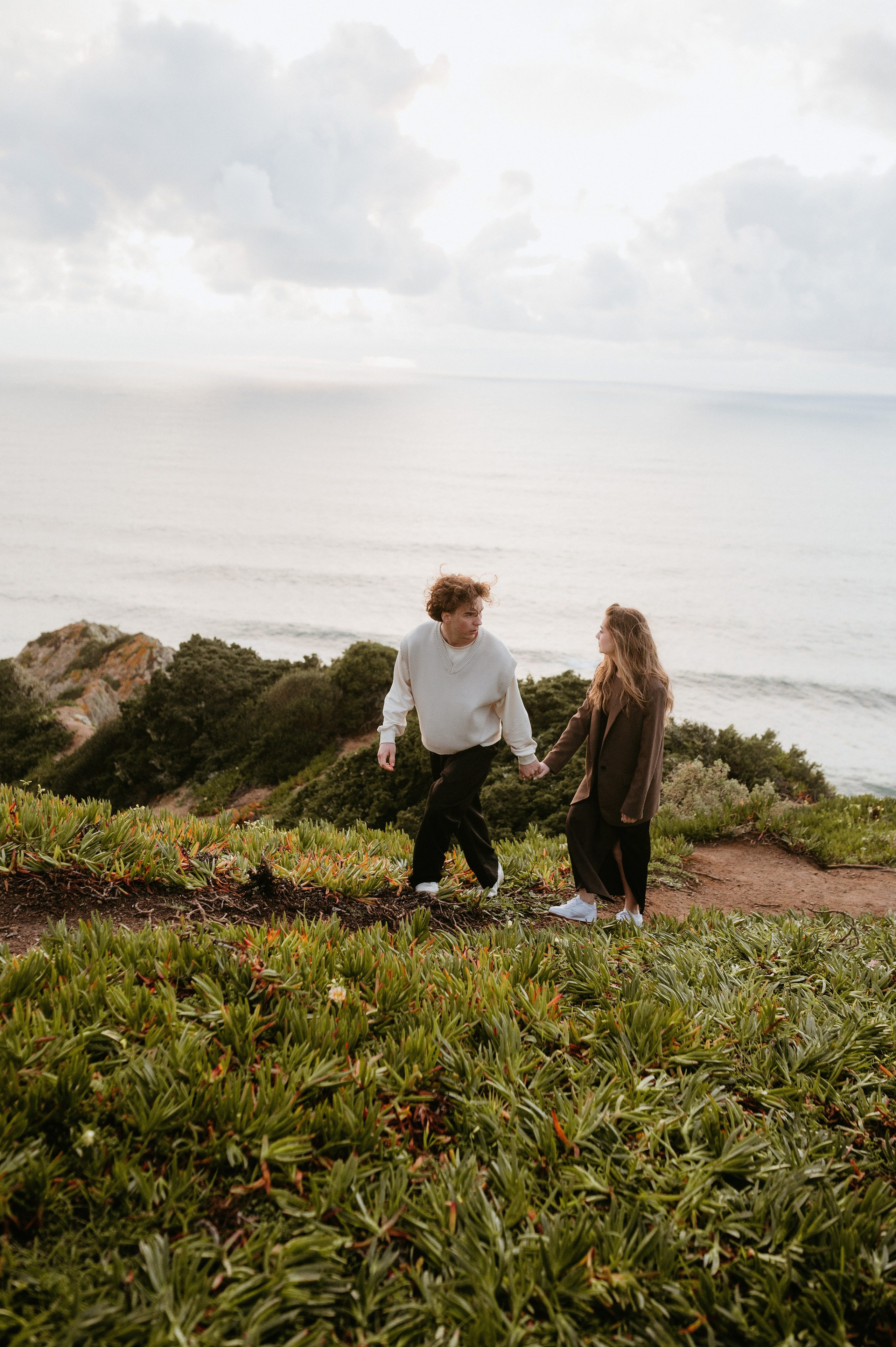 Praia da Ursa – ședință foto de cuplu într-un loc magic din Portugalia. Valentin Melen - fotograf de nunta 🤍
