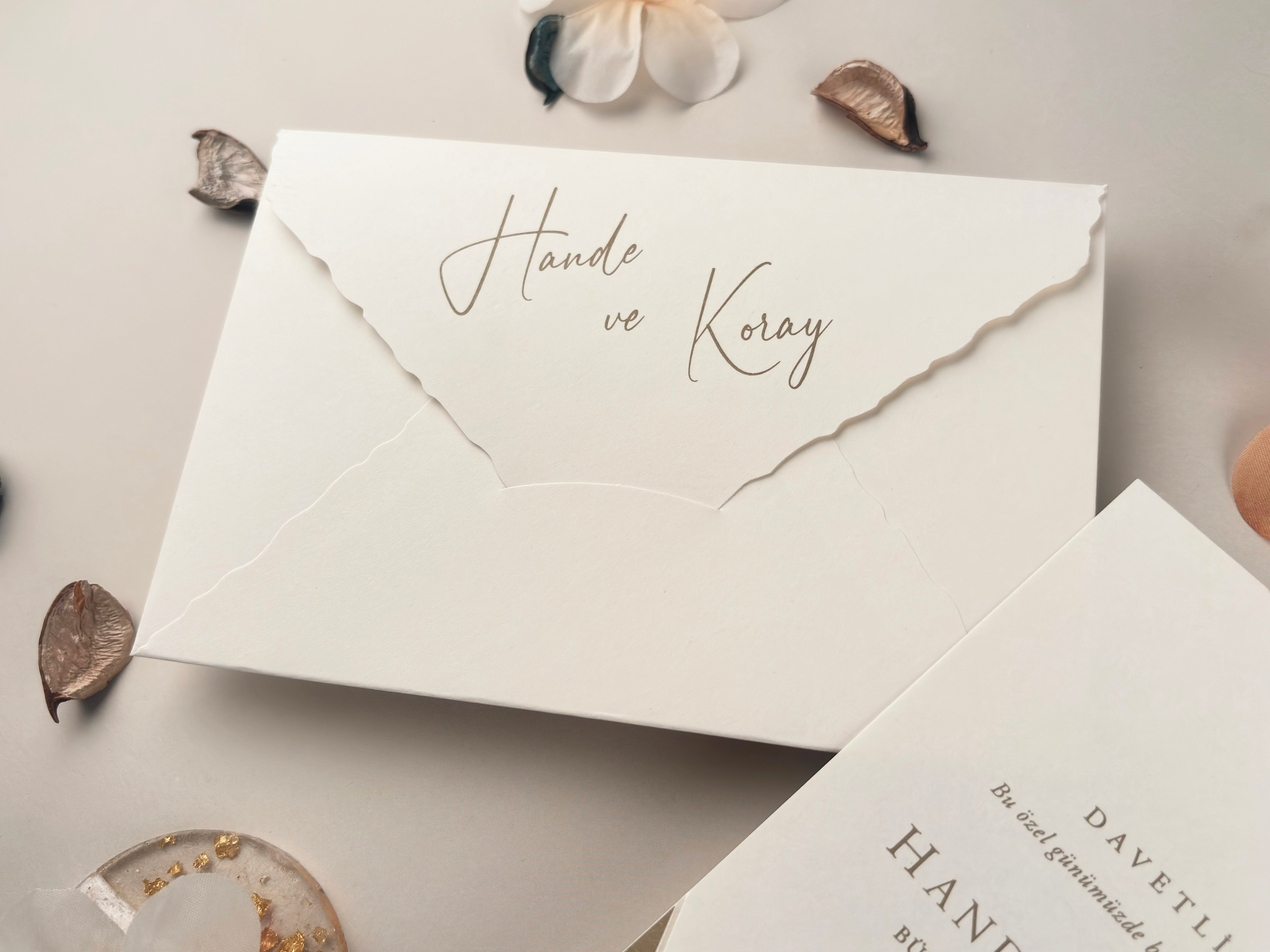 Invitații Elegante și Refined: Catalogul Ellite | Nunta, Petreceri, Evenimente Corporate.- invitații nuntă - modele invitații nuntă - invitații nuntă 2025 - invitații de nuntă elegante - invitații de nuntă personalizate - invitații nuntă online - invitații nuntă handmade - catalog invitații nuntă - invitații originale nuntă - invitații de nuntă moderne - invitații nuntă vintage - invitații nuntă rustice - invitații nuntă clasice - design invitații nuntă - invitații de nuntă cu tematică.- invitații nuntă florale - invitații nuntă boho - invitații nuntă aurii - invitații nuntă minimaliste - invitații nuntă cu sigiliu - invitații nuntă cu acuarelă - invitații nuntă cu fotografie - invitații nuntă cu inițiale - invitații nuntă elegante alb-negru - invitații nuntă cu hârtie texturată - invitații nuntă cu decupaj laser - invitații nuntă cu flori uscate. - print invitații nuntă - invitații nuntă personalizate cu numele mirilor - invitații nuntă cu plic inclus - invitații nuntă cu cartolină dublă - invitații nuntă calitate premium - invitații nuntă ieftine - invitații nuntă rapide.- invitații nuntă România - invitații nuntă București / Botoșani . Iași suceava- invitații nuntă cu livrare în țară - invitații nuntă online România.- „Invitație de nuntă elegantă cu design floral și plic crem” - „Model de invitație de nuntă vintage cu sigiliu de ceară” - „Set complet invitații de nuntă personalizate cu inițialele mirilor” - „Invitație de nuntă modernă cu design minimalist și text negru pe fundal alb” - „Invitație de nuntă rustică pe hârtie kraft cu șnur de iută” - „Invitație de nuntă cu decupaj laser și detalii aurii” - „Invitație de nuntă în stil boho cu imprimeu floral colorat” - „Invitație romantică de nuntă cu flori uscate și panglică din satin” - „Invitație de nuntă clasică cu monogramă și font caligrafic” - „Invitație de nuntă în stil glamour cu folie aurie și text embosat”- „Model de invitație de nuntă 2025 cu design elegant și font modern” - „Cele mai noi invitații de nuntă 2025 – stil floral, sofisticat”