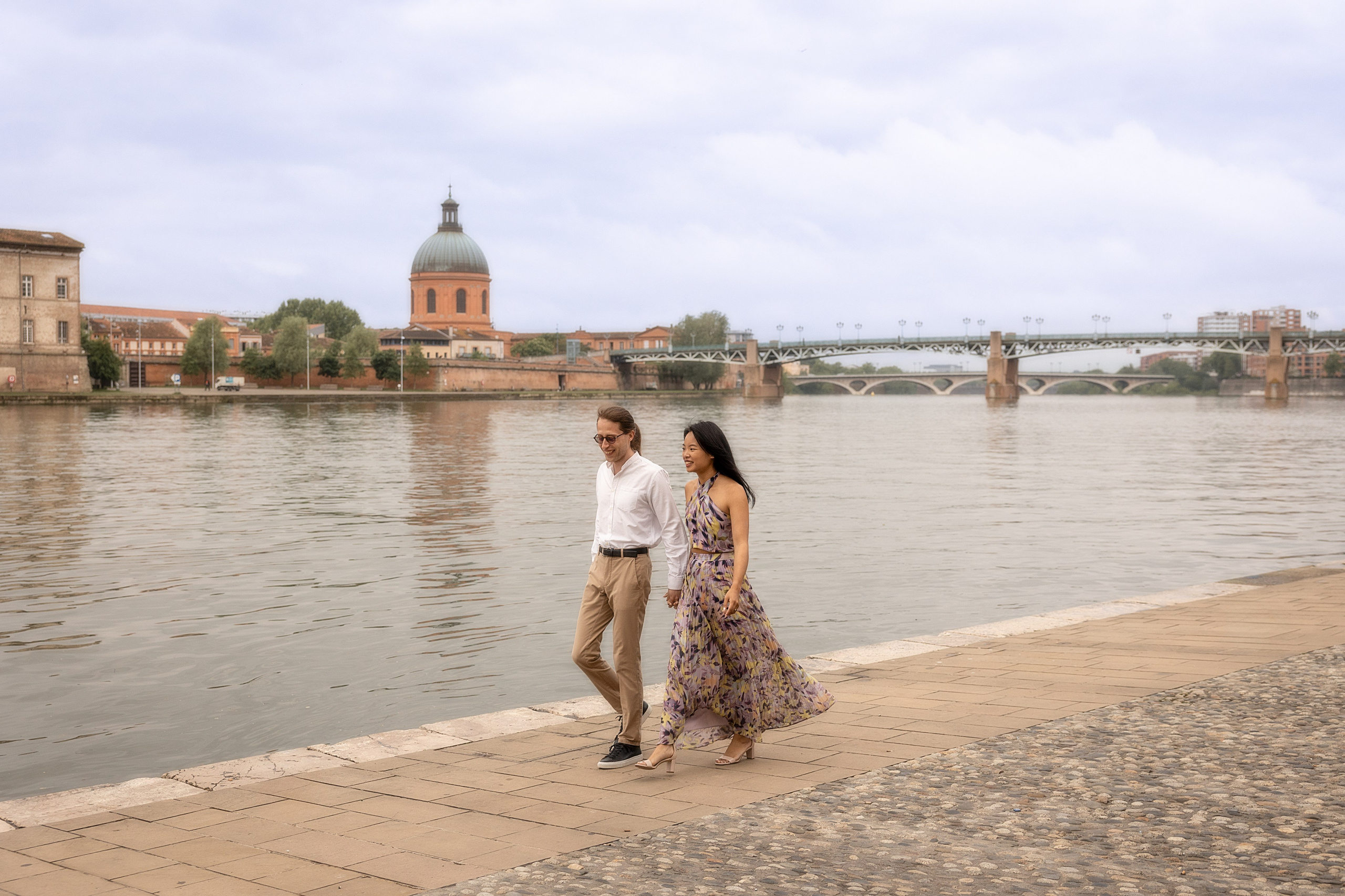 Séance photo de fiançailles à Toulouse. Eugénie Smirnova — Photographe à Toulouse et dans le Sud-Ouest