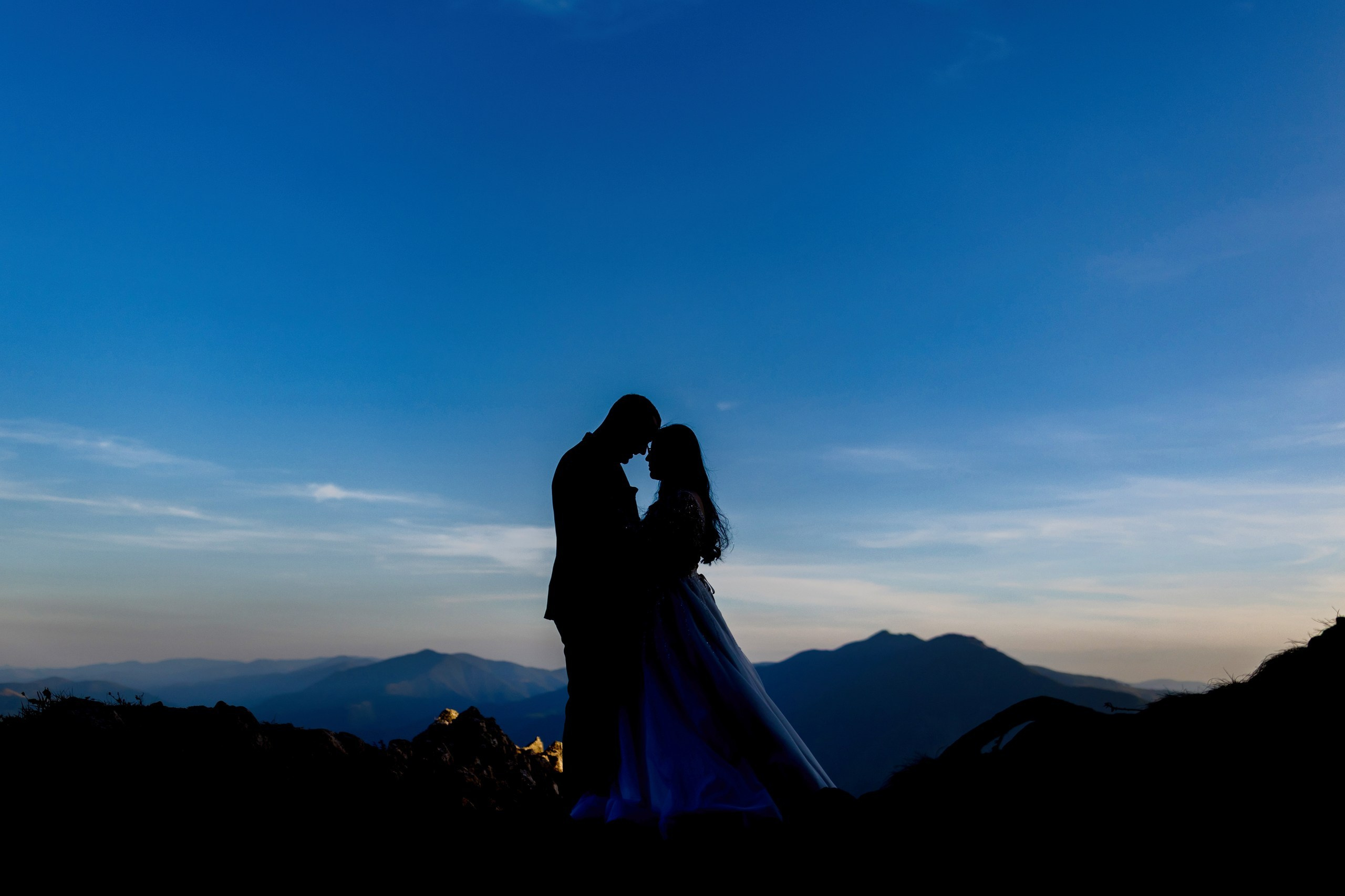 - nunta--fotograf-profesionist-botosani - fotografie-nunta-romantica - imagini-nunta-in-natura-alin-chirila-fotograf - fotografii-cuplu-indragostit-nunta-botosani - sedinta-foto-miri-andrei-iustina-alinofotostudio - amintiri-din-nunta-realizate-de-fotograf-profesionist - povestea-nuntii-andrei-si-iustina-in-imagini-alinofotostudio-fotograf evenimente- evenimente Botoșani -fotograf Suceava - fotograf Iași- servicii foto. servicii foto Botoșani. servicii foto video Botoșani. fotograf nunta. fotograf evenimente. fotograf nunta Botoșani. Alin chirila. Alin chirila fotograf. Alinofotostudio.- servicii foto. servicii foto Botoșani. servicii foto video Botoșani. fotograf nunta. fotograf evenimente. fotograf nunta Botoșani. Alin chirila. Alin chirila fotograf. Alinofotostudio.fotograf stare civilă,poze stare civilă,album foto stare civilă,servicii foto suceava,fotograf evenimente suceava,fotograf nuntă suceava,poze cununie civilă,ședință foto stare civilă,sesiune foto suceava,fotograf profesionist suceava,fotograf botosani,stare civila botosani,alinofotostudio,alin chirila fotograf.servicii foto. servicii foto Botoșani. servicii foto video Botoșani. fotograf nunta. fotograf evenimente. fotograf nunta Botoșani. Alin chirila. Alin chirila fotograf. Alinofotostudio.fotograf stare civilă,poze stare civilă,album foto stare civilă,servicii foto suceava,fotograf evenimente suceava,fotograf nuntă suceava,poze cununie civilă,ședință foto stare civilă,sesiune foto suceava,fotograf profesionist suceava,fotograf botosani,stare civila povestitor prin fotografiebotosani,alinofotostudio,alin chirila fotograf,servicii foto. servicii foto Botoșani. servicii foto video Botoșani. fotograf nunta. fotograf evenimente. fotograf nunta Botoșani. Alin chirila. Alin chirila fotograf. Alinofotostudio.fotograf stare civilă,poze stare civilă,album foto stare civilă,servicii foto suceava,fotograf evenimente suceava,fotograf nuntă suceava,poze cununie civilă,ședință foto stare civilă,sesiune foto suceava,fotograf profesionist suceava,fotograf botosani,stare civila botosani,alinofotostudio,alin chirila fotograf,cununie religioasă botoșani,andreea și neculai,capela militară botoșani,foto conacul zăicești,fotograf nuntă botoșani,fotograf cununie religioasă,foto evenimente botoșani,poze cununie capela militară,ședință foto zăicești,fotograf profesionist botoșaniMire și mireasă – Sergiu & Liliana – ziua nunții, 2024 - Emoții în ziua nunții – Sergiu și Liliana - Dansul mirilor – fotografie artistică nuntă 2024 - Sedinta foto romantică în natură – Sergiu & Liliana - Rochia de mireasă și detalii de nuntă elegan-Album de cununie civilă Florin și Anda – Fotografii profesionale realizate de Alin Chirilă în Botoșani -fotograf prin fotografie-Ședință foto Trash the Dress pe muntele Rarău cu Iulian și Iuliana – fotografie de cuplu, natură montană, emoție autentică surprinsă de Alin Chirilă, povestitor prin fotografie.- "Iulian și Iuliana pe crestele Rarăului – fotografie Trash the Dress în natură" - "Cuplu îmbrățișat la apus pe muntele Rarău – ședință foto după nuntă" - "Rochie de mireasă în vânt pe munte – Trash the Dress Rarău-1. Iulian și Iuliana pe muntele Rarău – ședință foto Trash the Dress în natură, cu peisaj montan spectaculos 2. Cuplu în îmbrățișare pe Rarău – emoție autentică surprinsă după nuntă 3. Rochie de mireasă în bătaia vântului – fotografie artistică Trash the Dress în munți 4. Mire și mireasă privind spre orizont – dragoste și libertate pe muntele Rarău 5. Iuliana zâmbind în rochia de mireasă – portret în natură, Trash the Dress 6. Iulian ținându-și mireasa de mână – ședință foto romantică pe munte 7. Detaliu cu rochia pe stâncă – estetică naturală Trash the Dress Rarău 8. Cuplu în mers pe poteca Rarăului – fotografie simbolică de după nuntă 9. Apus de soare pe Rarău în spatele mirilor – imagine de poveste Trash the Dress 10. Iulian și Iuliana râzând împreună – momente autentice surprinse de Alin Chirilă, povestitor prin fotografie