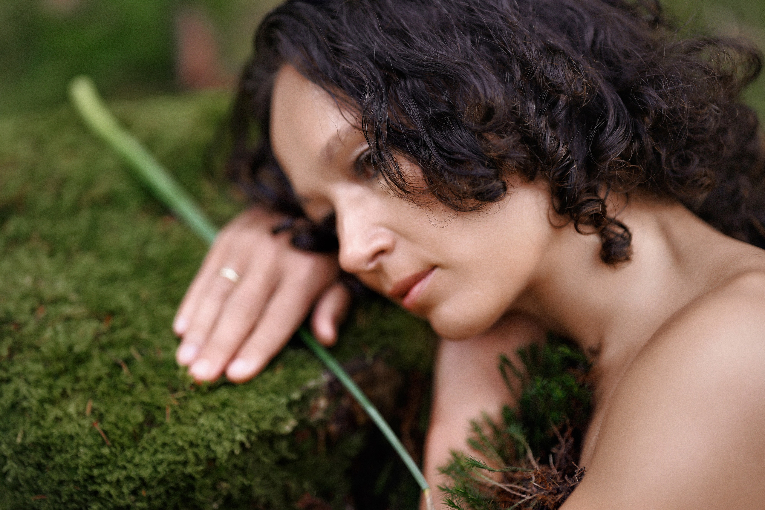 Last days of naked forest. Portraitfotografie in Gründau Elena Ohnstedt