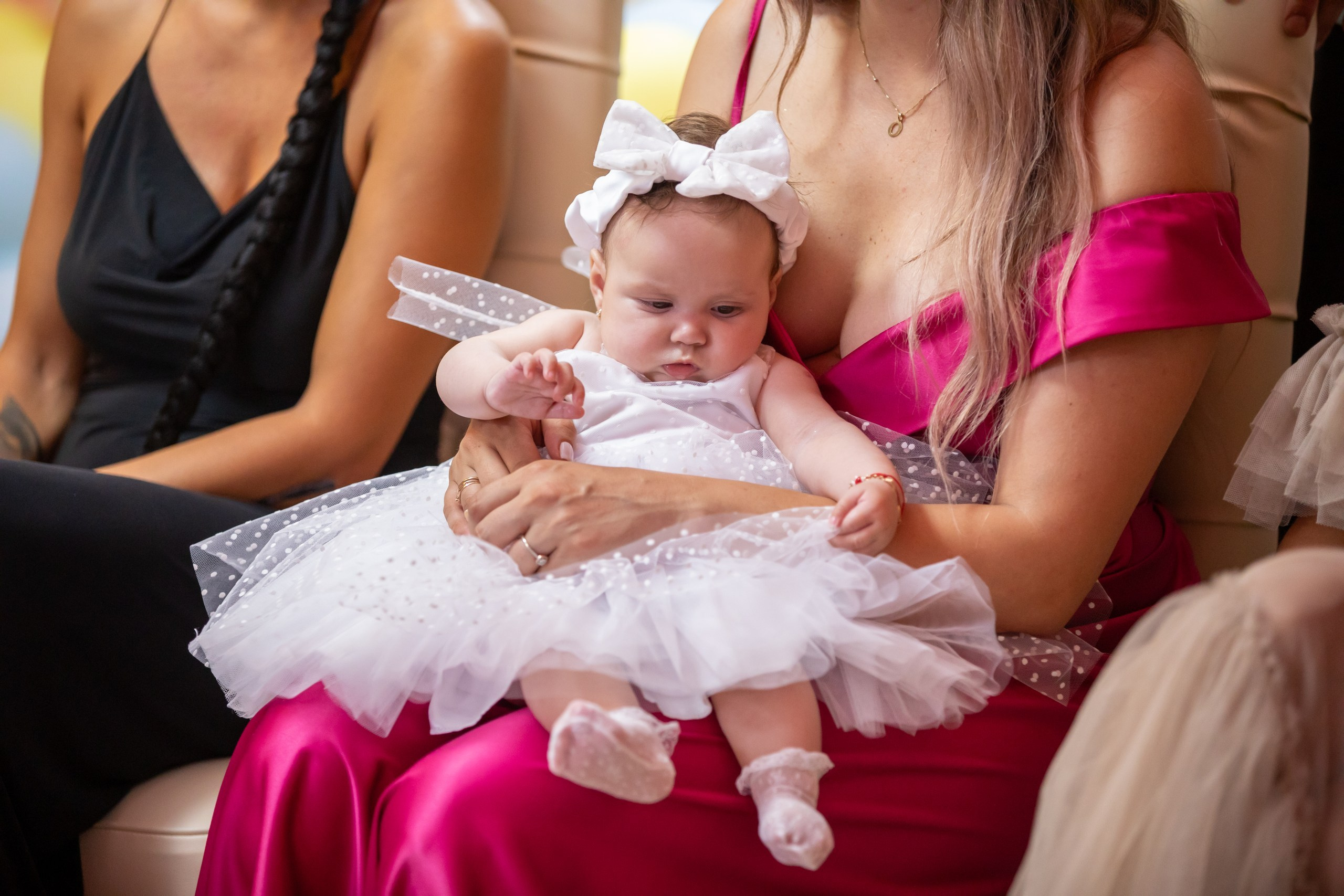 fotograf botez , fotografie botez Botoșani, fotograf Alin Chirilă, amintiri botez, fotografii botez, botez Miruna Parascheva, fotograf copii, fotografie botez în Botoșani-alt="botez , fotografie botez Alin Chirilă, amintiri botez, fotografii emoționante botez Botoșani"-- fotografii-botez-bebelus- amintiri-botez-micuț- moment-sfânt-crestinare- fotografie-emotionanta-botez- detalii-botez-bebelusi- parinti-fericiti-la-botez- fotograf-botez-profesionist- botez-in-biserica-ortodoxa- micuț-botezat-cu-emoție- zâmbete-și-lacrimi-la-botez- bebeluș-la-cristelniță- decor-botez-colorat- botez-cu-dragoste-și-credință- emotie-pura-la-botez- fotograf-botez-botosani- botez-iasi-suceava-fotograf- amintiri-nepretuite-botez-- Preotul ținându-l pe micuțul Mathias Gabriel la botez, în biserica Înălțarea Domnului, Copălău - Detalii de la botezul lui Mathias – lumânare, trusou și icoană - Familia lui Mathias Gabriel alături de micuț, în ziua botezului - Portret emoționant cu mama și bebelușul în brațe, în biserică,fotograf profesionist evenimente Botoșani, Iași, Suceava, Fălticeni, Bacău, Pașcani, Roman - AlinoFotoStudio by Alin Chirilă - servicii foto nuntă, botez, cununie, ședințe foto creative, albume personalizate, fotografii emoționante și calitative pentru cele mai importante momente din viață,fotograf nuntă Botoșani Alin Chirilă, ședință foto botez Iași - AlinoFotoStudio, servicii fotograf profesionist evenimente Suceava, fotograf cununie civilă Fălticeni - Alin Chirilă, album foto nuntă personalizat Bacău.“Bebeluș botezat în biserică, ținut în brațe de nași” • “Detaliu cu lumânarea de botez decorată cu flori albe” • “Părinți emoționați alături de copilul lor la ceremonia de botez” • “Masa festivă de botez cu decor tematic și tort personalizat” • “Momentul în care preotul toarnă apă sfințită pe fruntea bebelușului” “Bebeluș în rochie albă de botez, zâmbind în brațele mamei” • “Detaliu cu cruciulița de botez așezată pe o pernă de satin” • “Părinți și nași aprinzând lumânările în timpul ceremoniei de botez” • “Tort de botez decorat cu figurine tematice și numele copilului” • “Copil botezat dormind liniștit în pătuțul decorat festiv” • “Momentul în care preotul binecuvântează copilul în fața altarului” • “Invitați adunându-se în jurul mesei festive la petrecerea de botez” • “Bebeluș ținând în mână o jucărie personalizată primită la botez” • “Familie fericită pozând împreună după ceremonia de botez” • “Decor tematic cu baloane și flori la locația petrecerii de botez” fotograf Botoșani fotograf evenimente fotograf botez Alin Chirila fotograf alinofotostudio.fotograf botez Amelis Maria, fotografie botez Botoșani, fotograf Alin Chirilă, amintiri botez, fotografii botez, botez Amelis Maria, fotograf copii, fotografie botez în Botoșani,