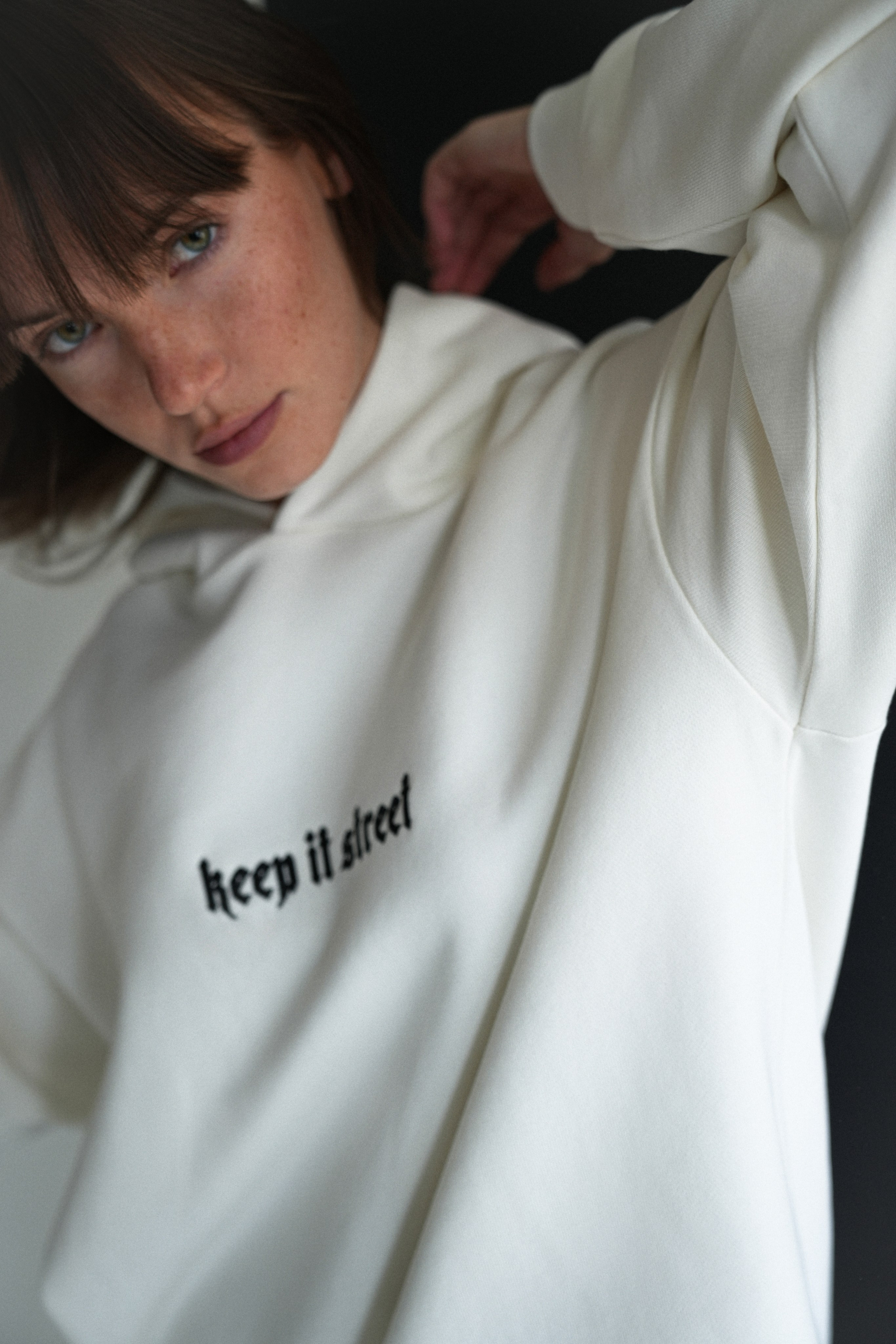 Professioneller Studiofotograf in München – Fotos, Content Creation, Shooting für jeden Anlass. Fotostudio Aesthetic Space in München. Fotostudio mieten ab 1 Stunde