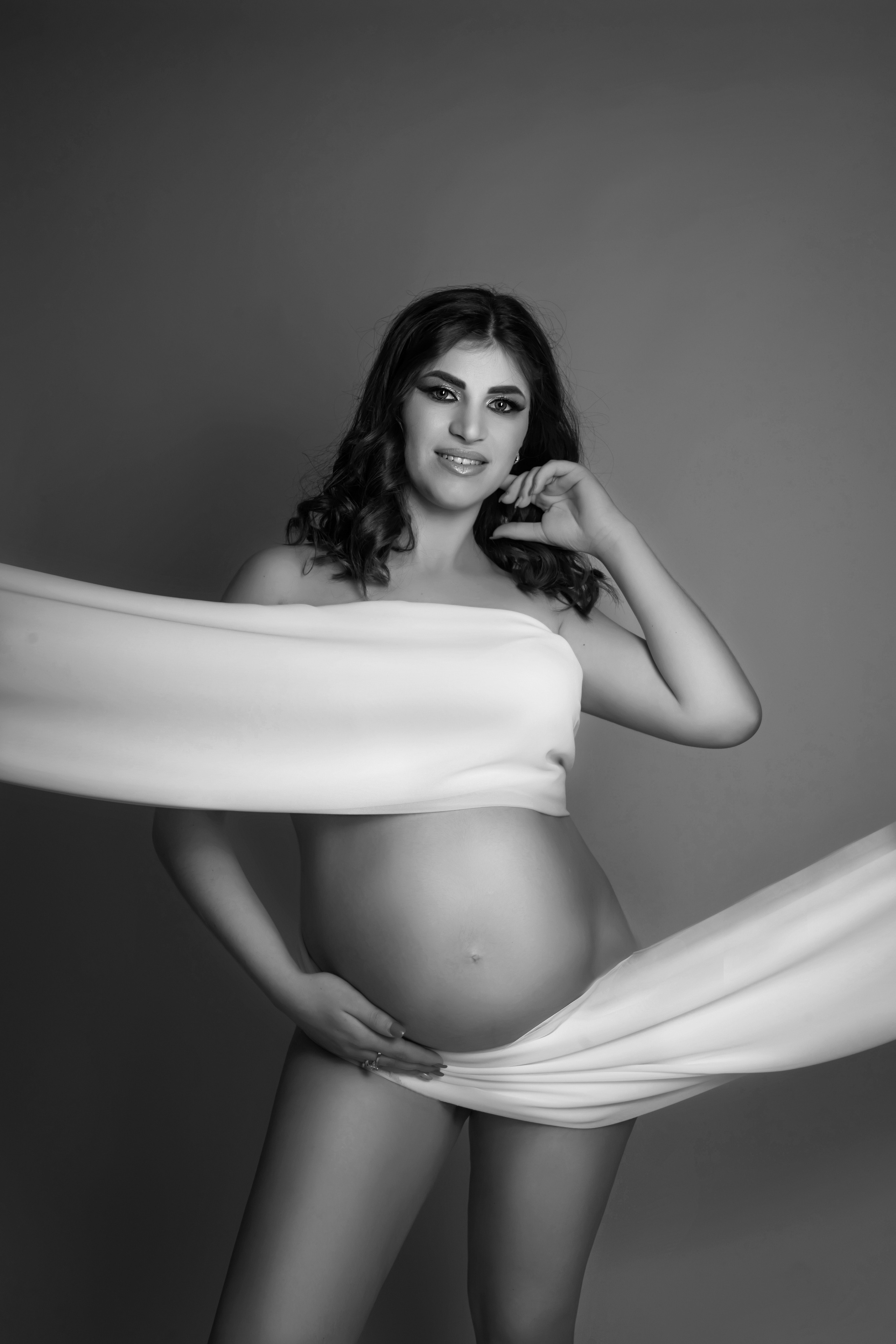 Photographe grossesse Paris, Pregnancy photographer Paris. Photographer in Paris