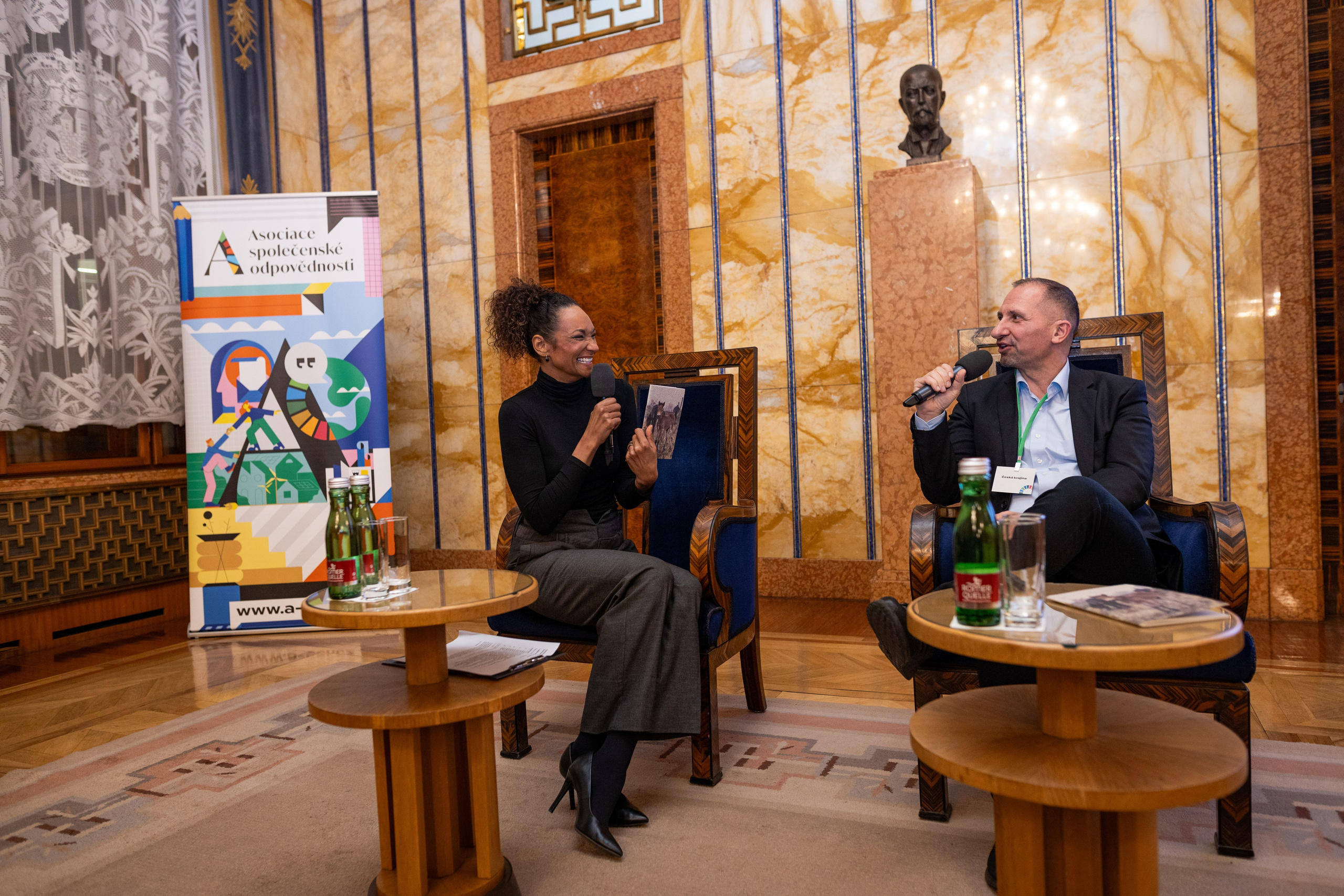 Eventová fotografie. Dana Lišková — Empatická fotografka | Introspektivní umělkyně | Neurodivergentní koučka| Zakladatelka Artepy.cz