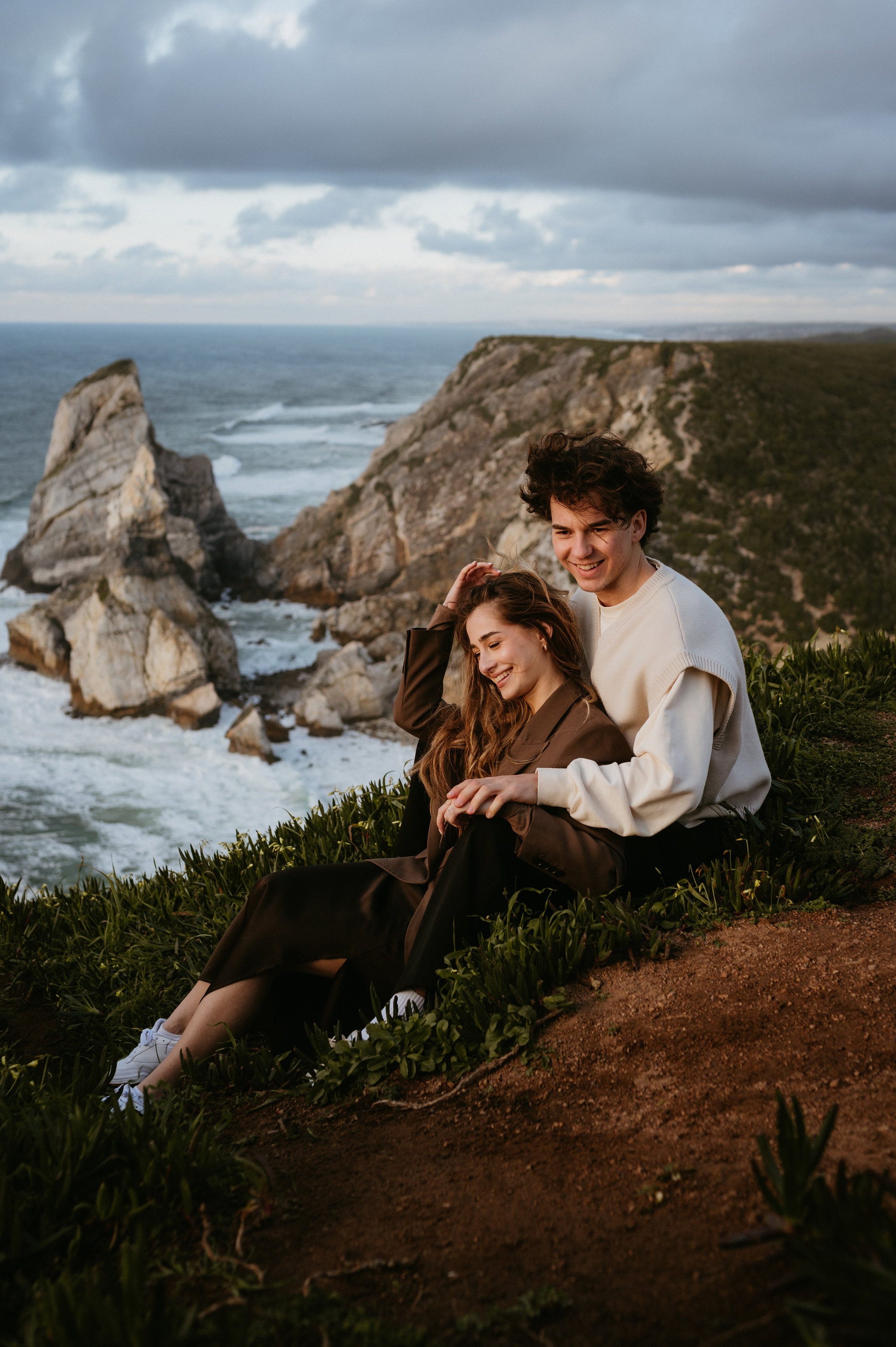 Praia da Ursa – ședință foto de cuplu într-un loc magic din Portugalia. Valentin Melen - fotograf de nunta 🤍
