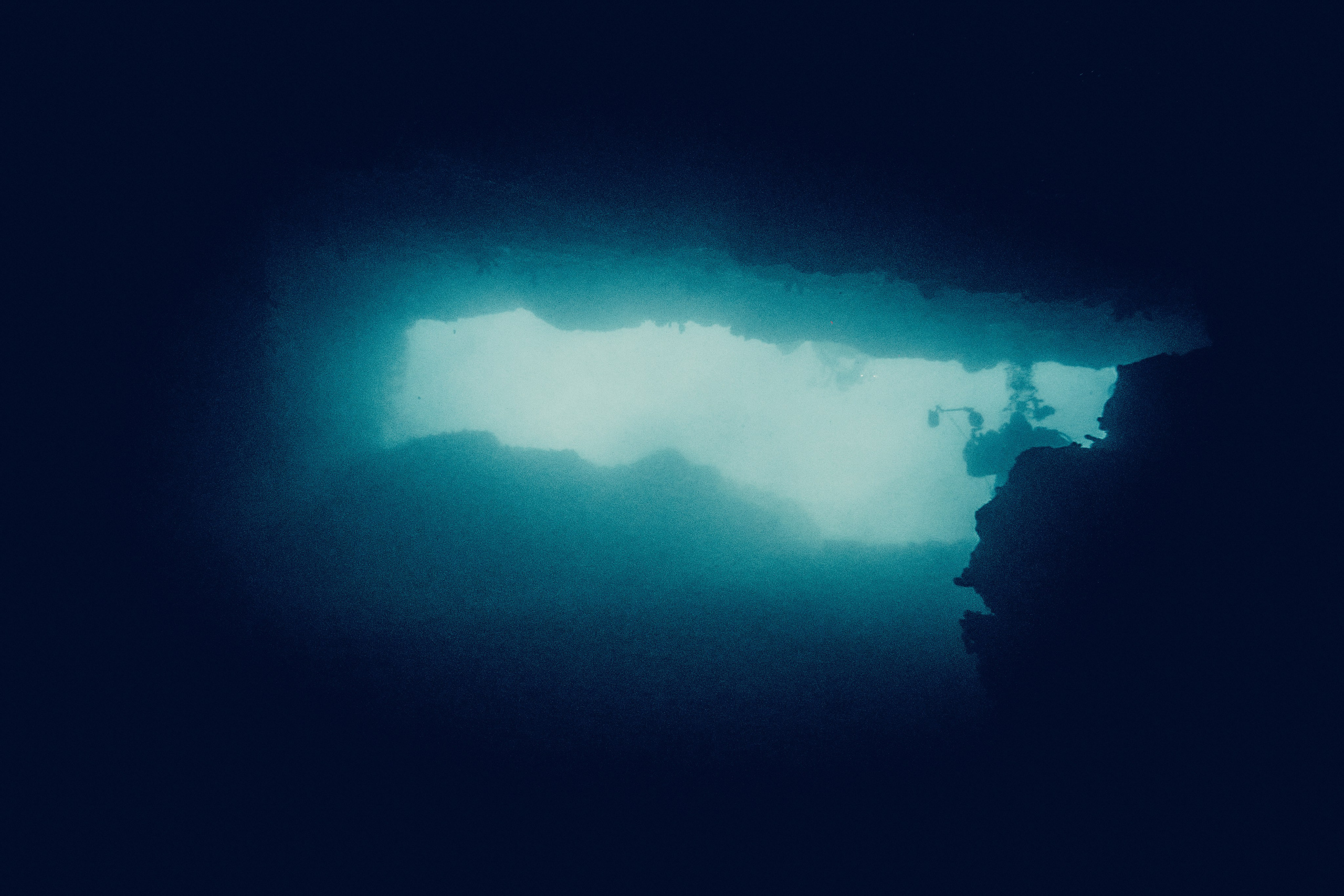 Podwodny fotograf - Andriej Szypilow - underwater photography. Tajemnica - wielka, głęboka i wszechobecna - to jest ta jakość, której przede wszystkim szukam w fotografii podwodnej...