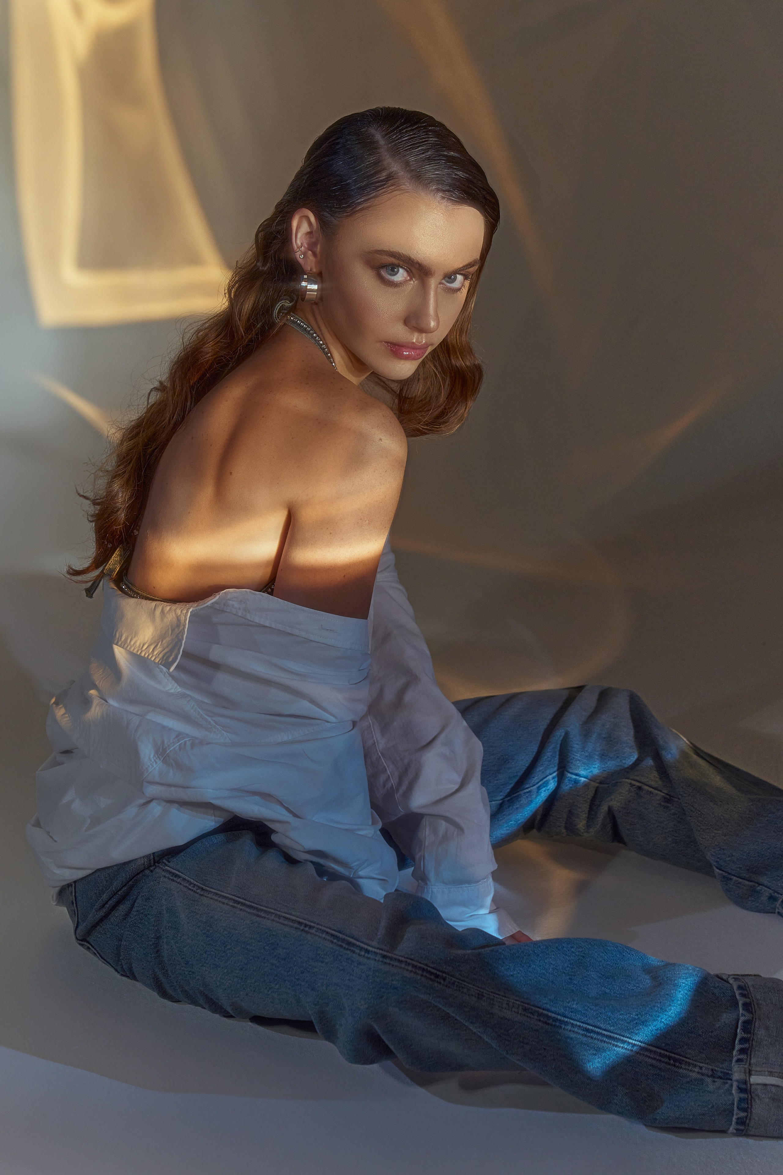 Professioneller Studiofotograf in München – Fotos, Content Creation, Shooting für jeden Anlass. Fotostudio Aesthetic Space in München. Fotostudio mieten ab 1 Stunde