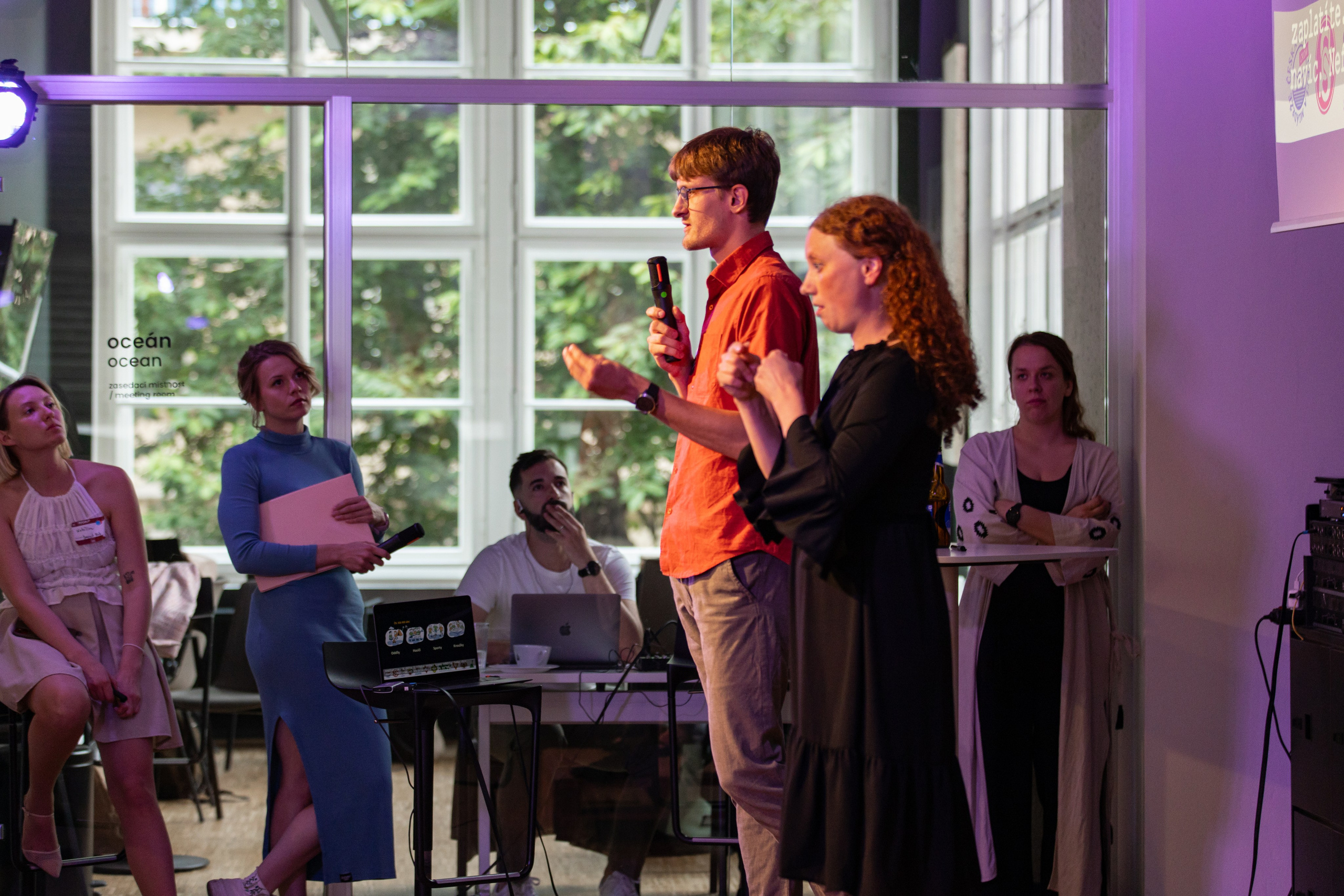 Eventová fotografie. Dana Lišková — Empatická fotografka | Introspektivní umělkyně | Neurodivergentní koučka| Zakladatelka Artepy.cz