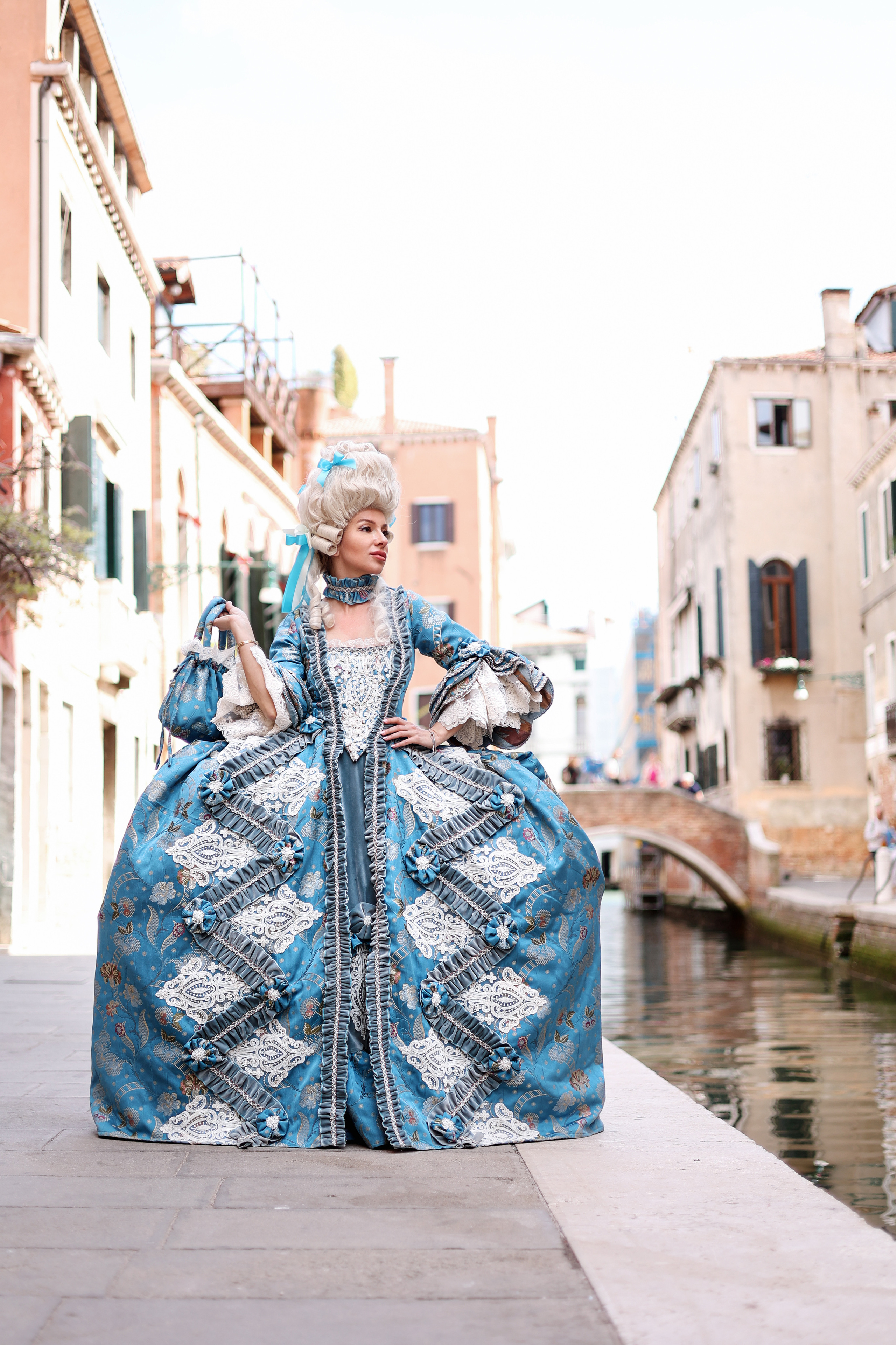 Photo shoot in historical Venetian costumes. Photographer in Venice, Viktoria Antonova