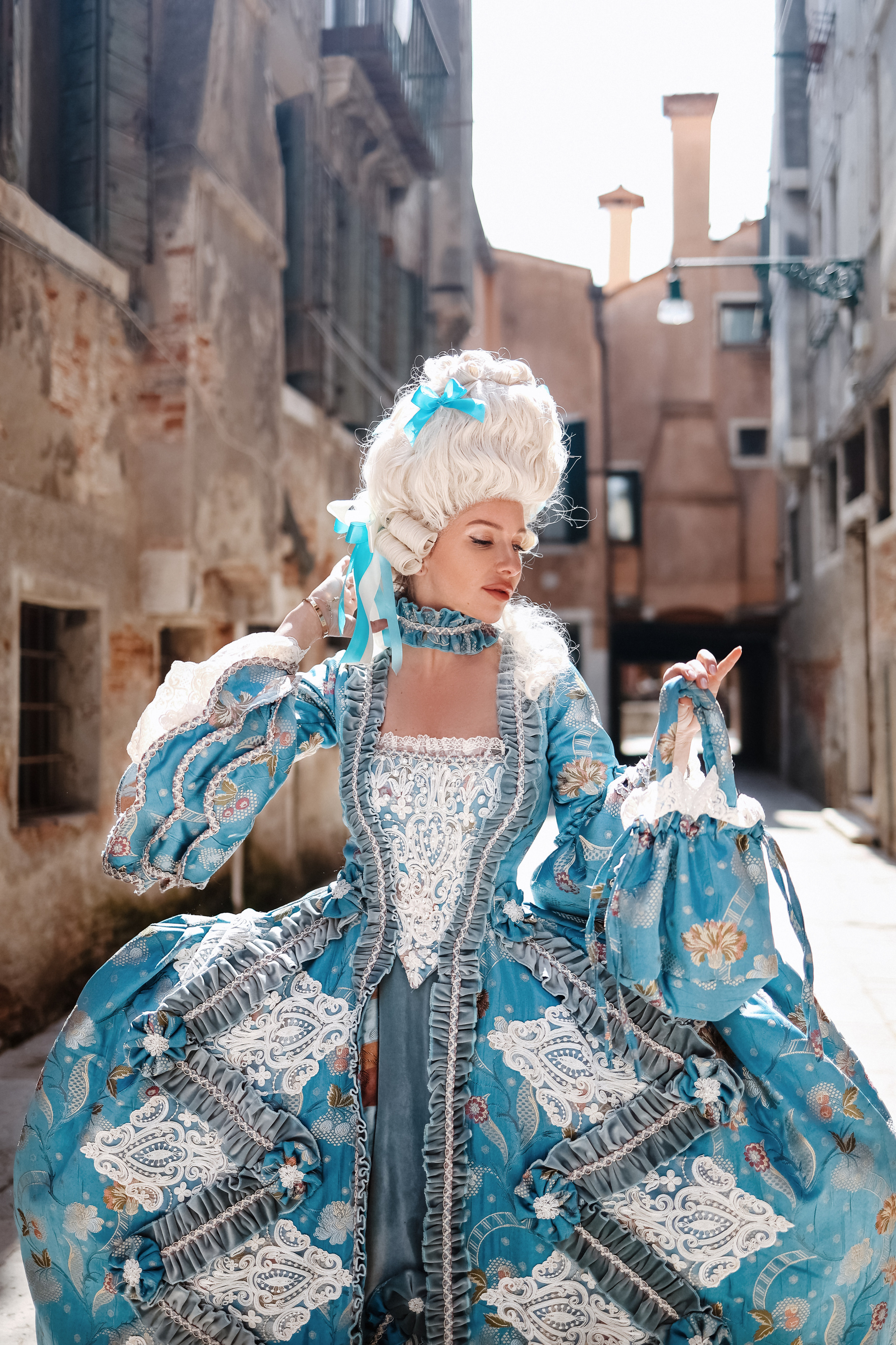 Photo shoot in historical Venetian costumes. Photographer in Venice, Viktoria Antonova