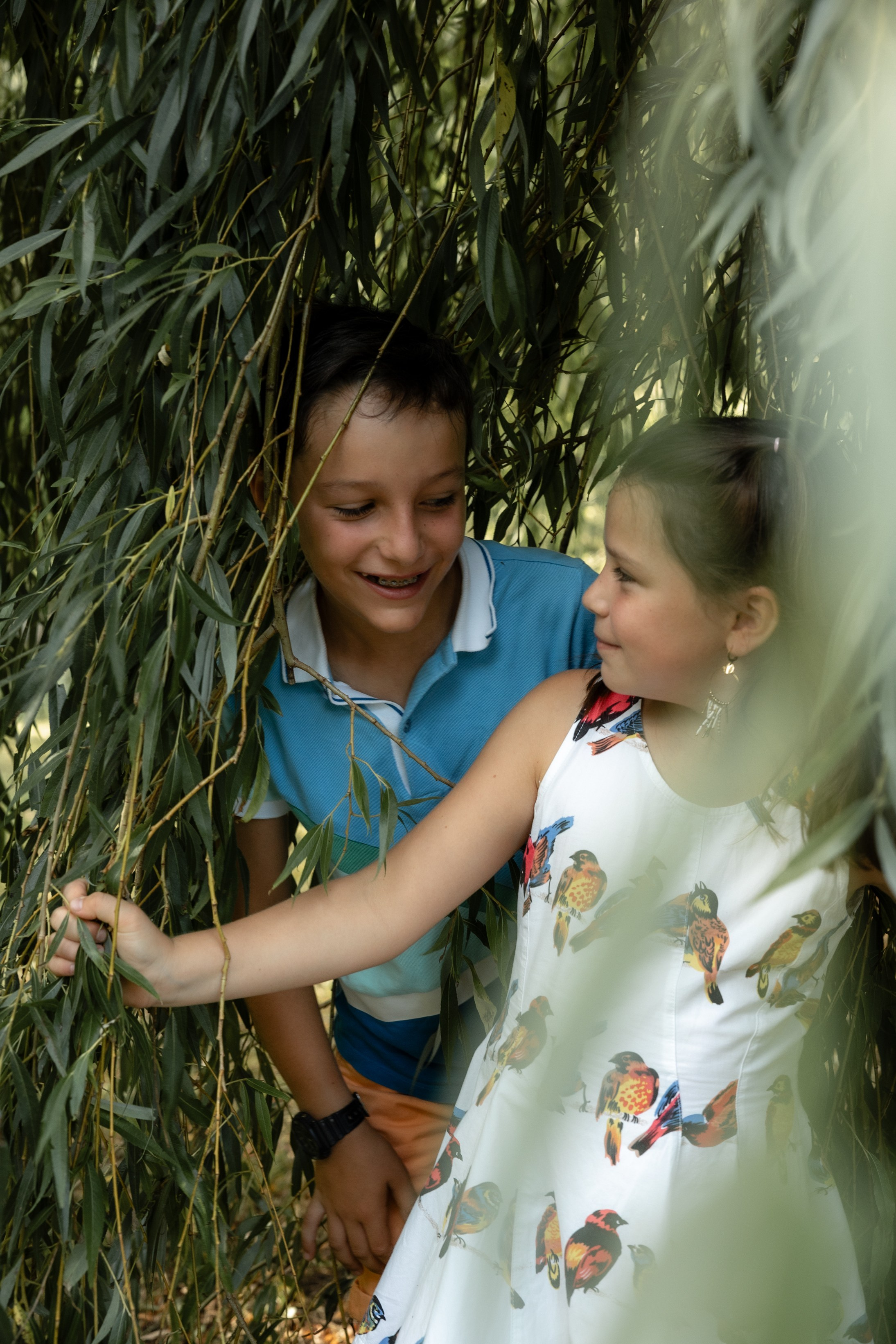 Family photoshoot in Parc du Cabirol, Colomiers. Eugenie Smirnova — wedding, corporate and lifestyle photographer in Toulouse and Southwest France