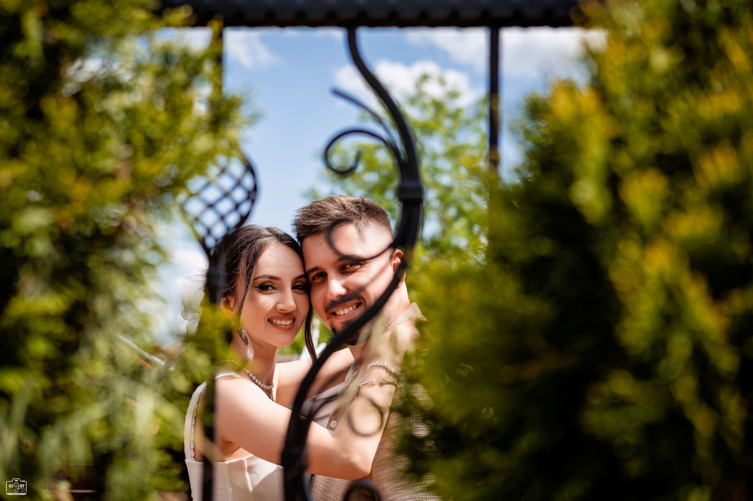 CUNUNIE RALUCA & GEORGE