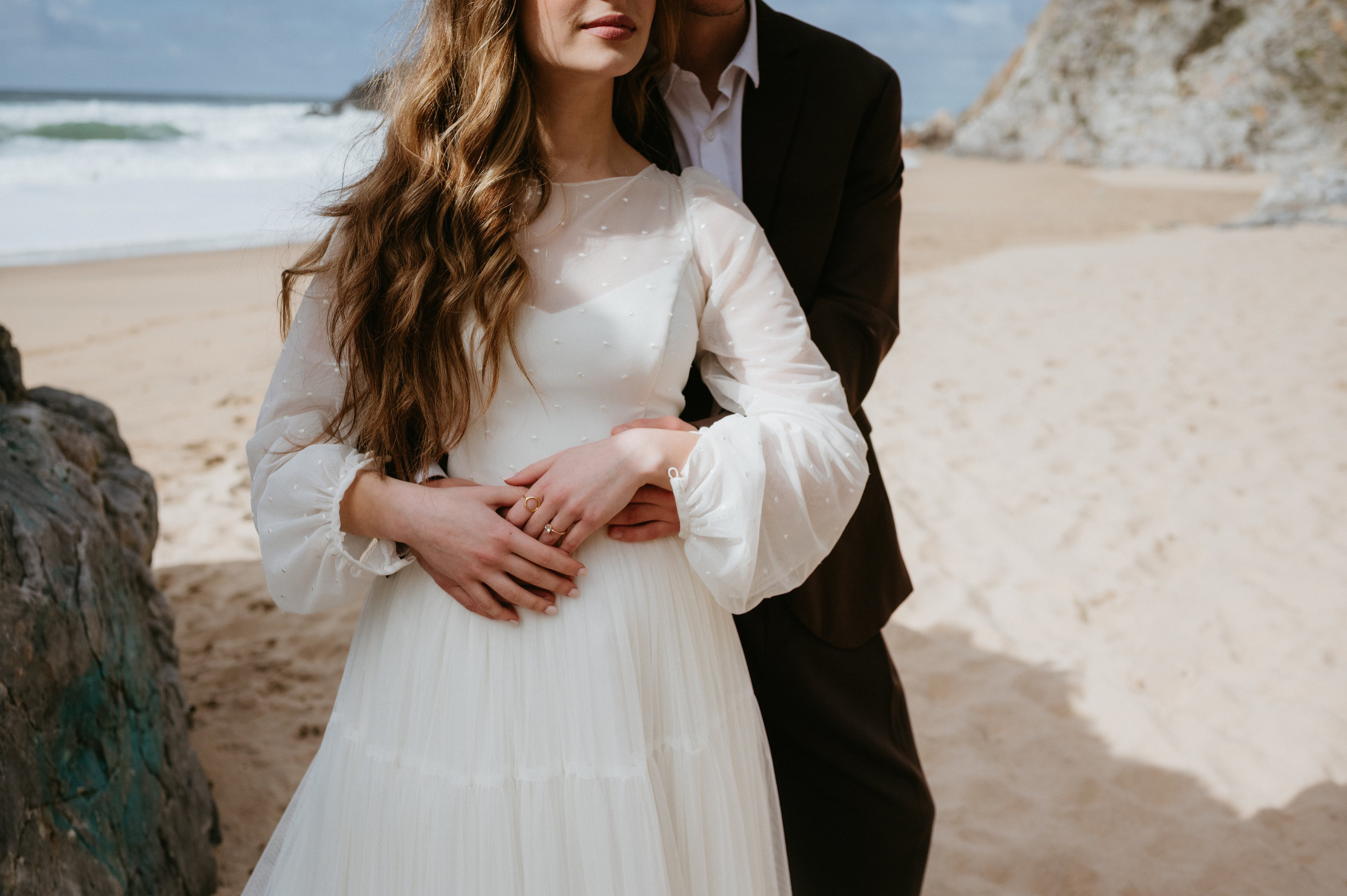 Ședință foto de nuntă pe plaja Adraga – emoție la malul oceanului Atlantic. Valentin Melen — wedding photographer