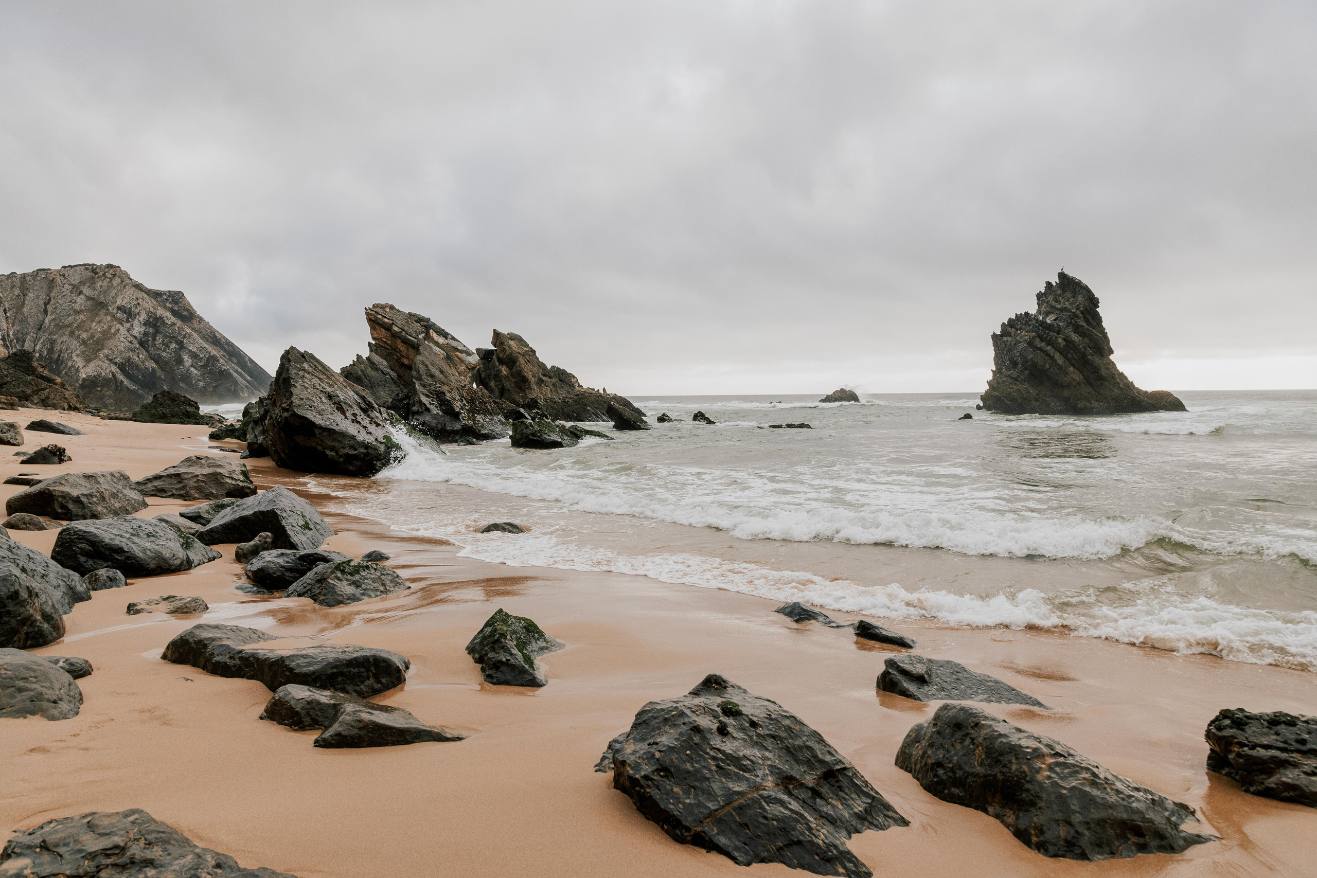 Sessão Maternidade em Praia da Adraga. Luxury Wedding Photography & Cinematic Films | Portugal & Destination Weddings | Ricardo & Mary Pictures