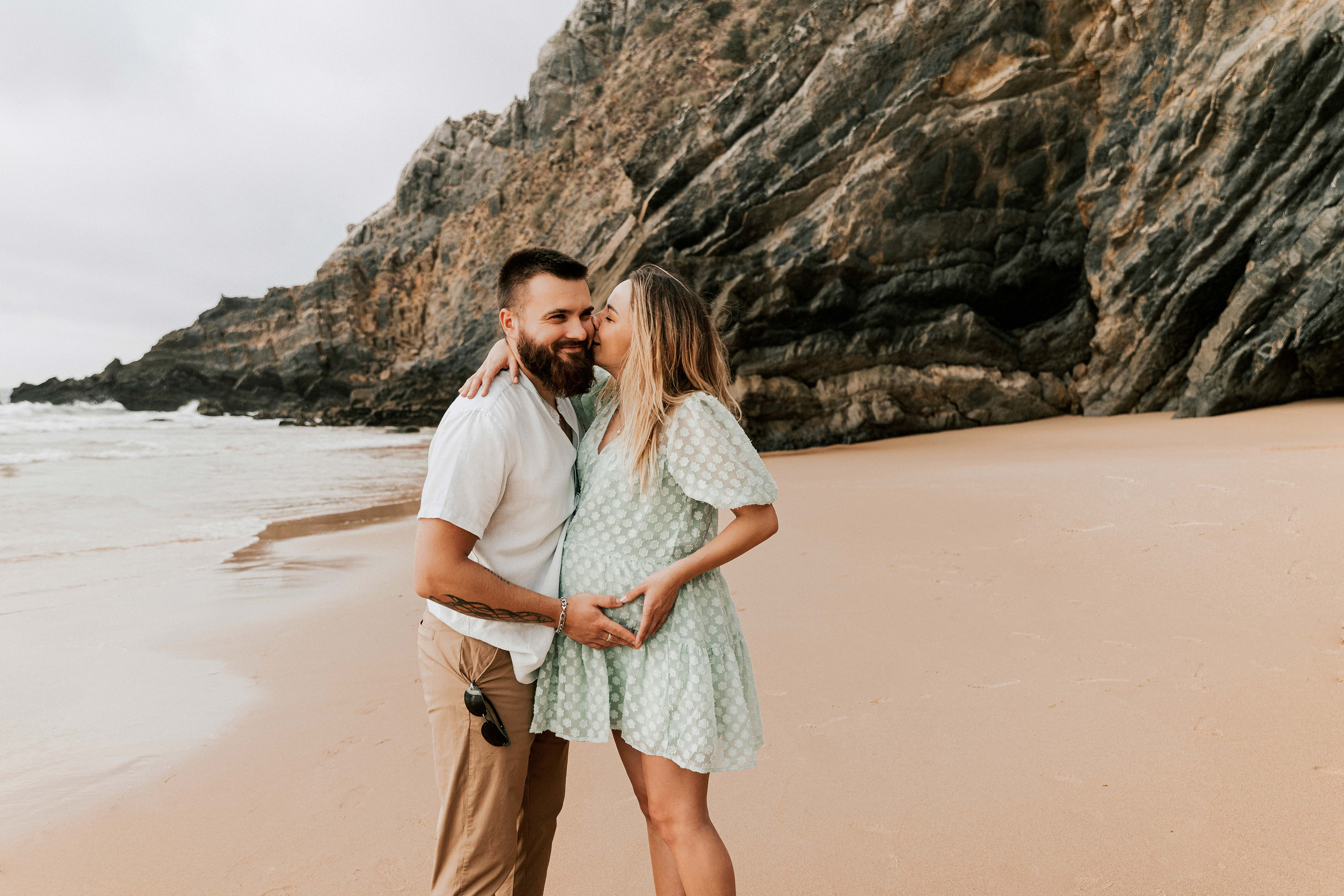 Sessão Maternidade em Praia da Adraga. Luxury Wedding Photography & Cinematic Films | Portugal & Destination Weddings | Ricardo & Mary Pictures