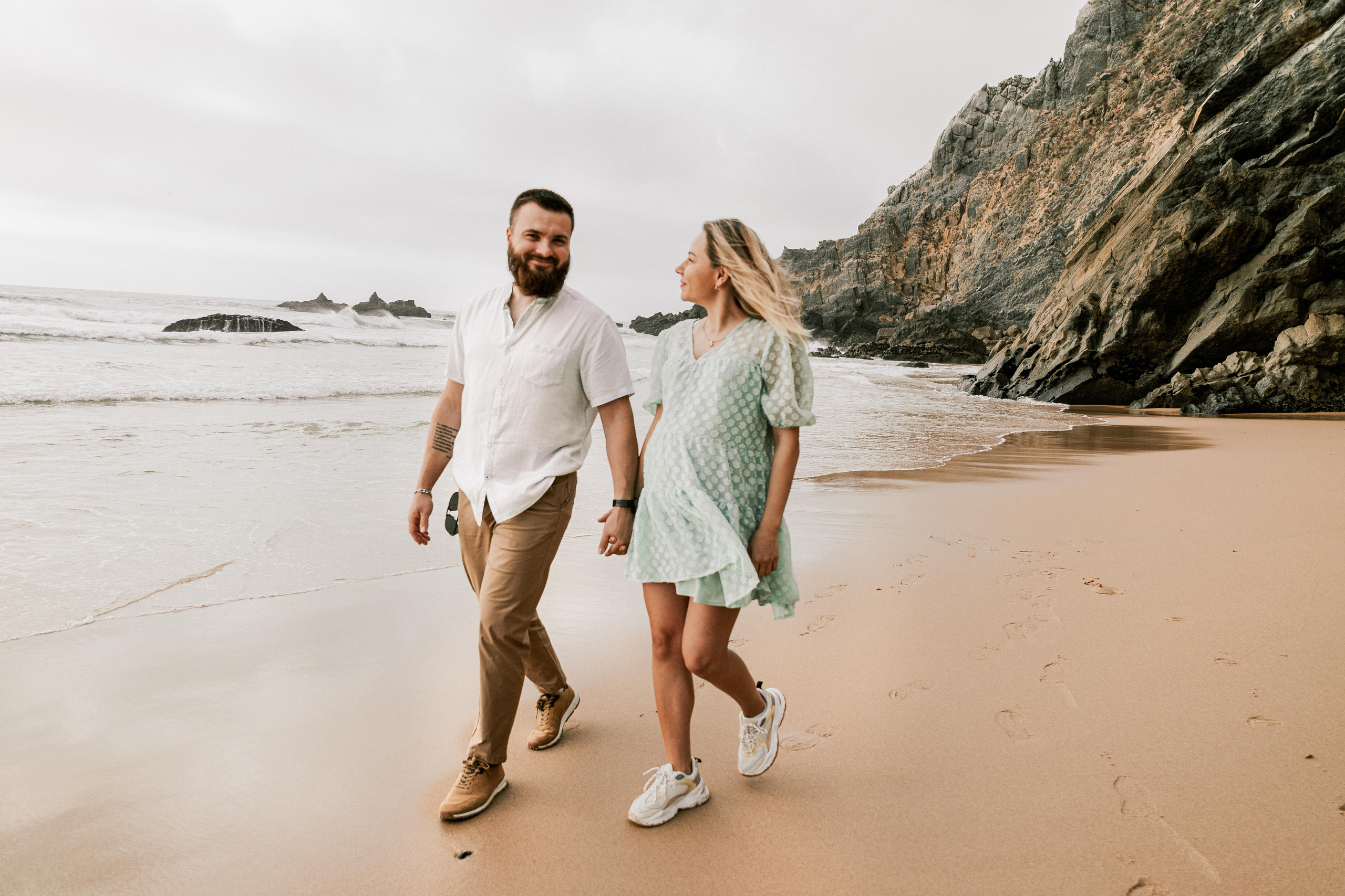 Sessão Maternidade em Praia da Adraga. Luxury Wedding Photography & Cinematic Films | Portugal & Destination Weddings | Ricardo & Mary Pictures