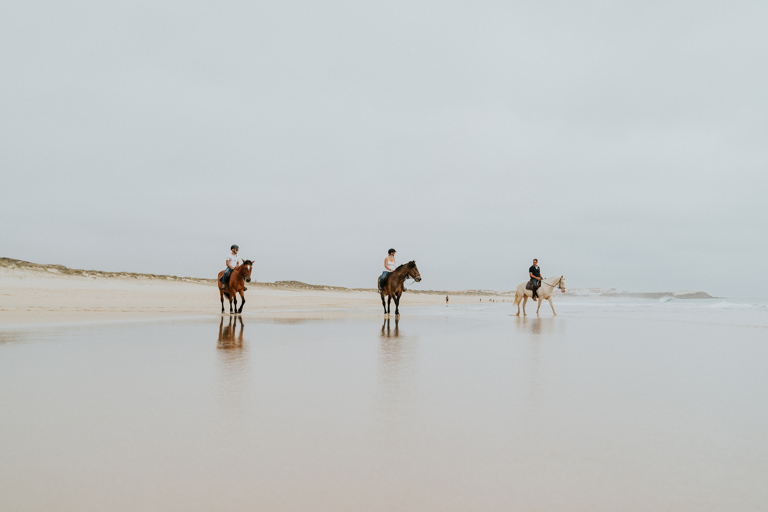 Momento a Dois em Peniche. Luxury Wedding Photography & Cinematic Films | Portugal & Destination Weddings | Ricardo & Mary Pictures