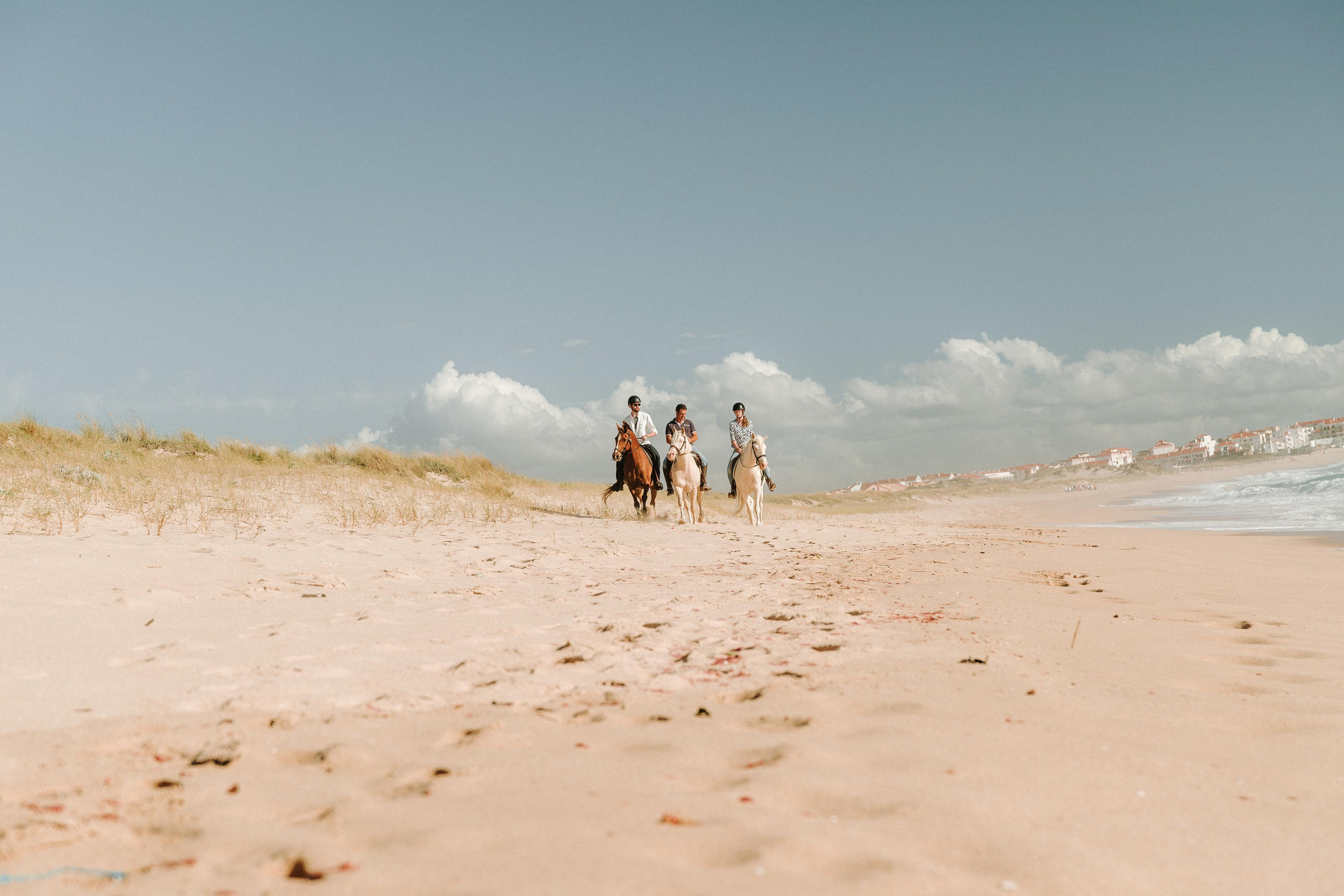Momento a Dois em Peniche. Luxury Wedding Photography & Cinematic Films | Portugal & Destination Weddings | Ricardo & Mary Pictures