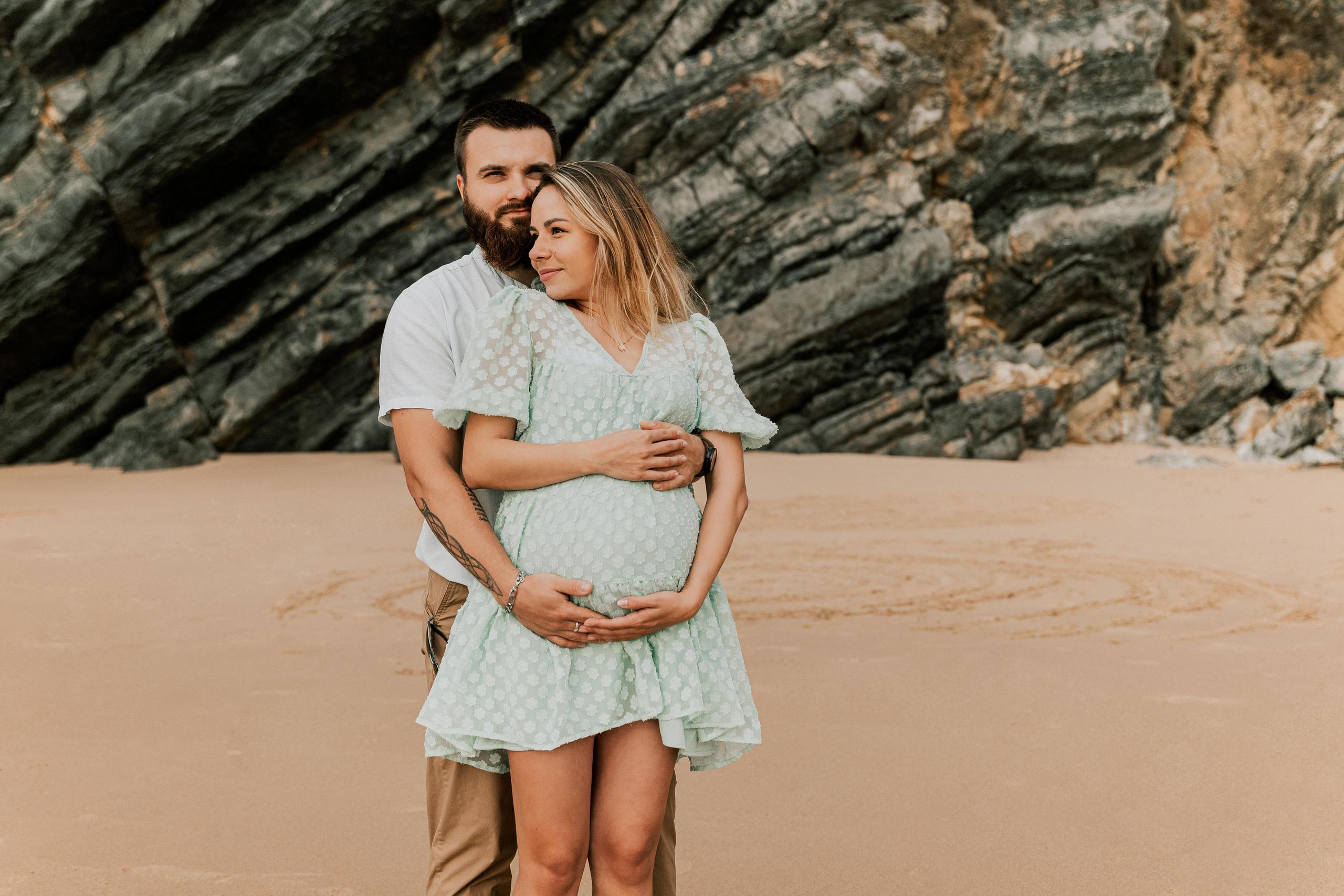 Sessão Maternidade em Praia da Adraga. Luxury Wedding Photography & Cinematic Films | Portugal & Destination Weddings | Ricardo & Mary Pictures