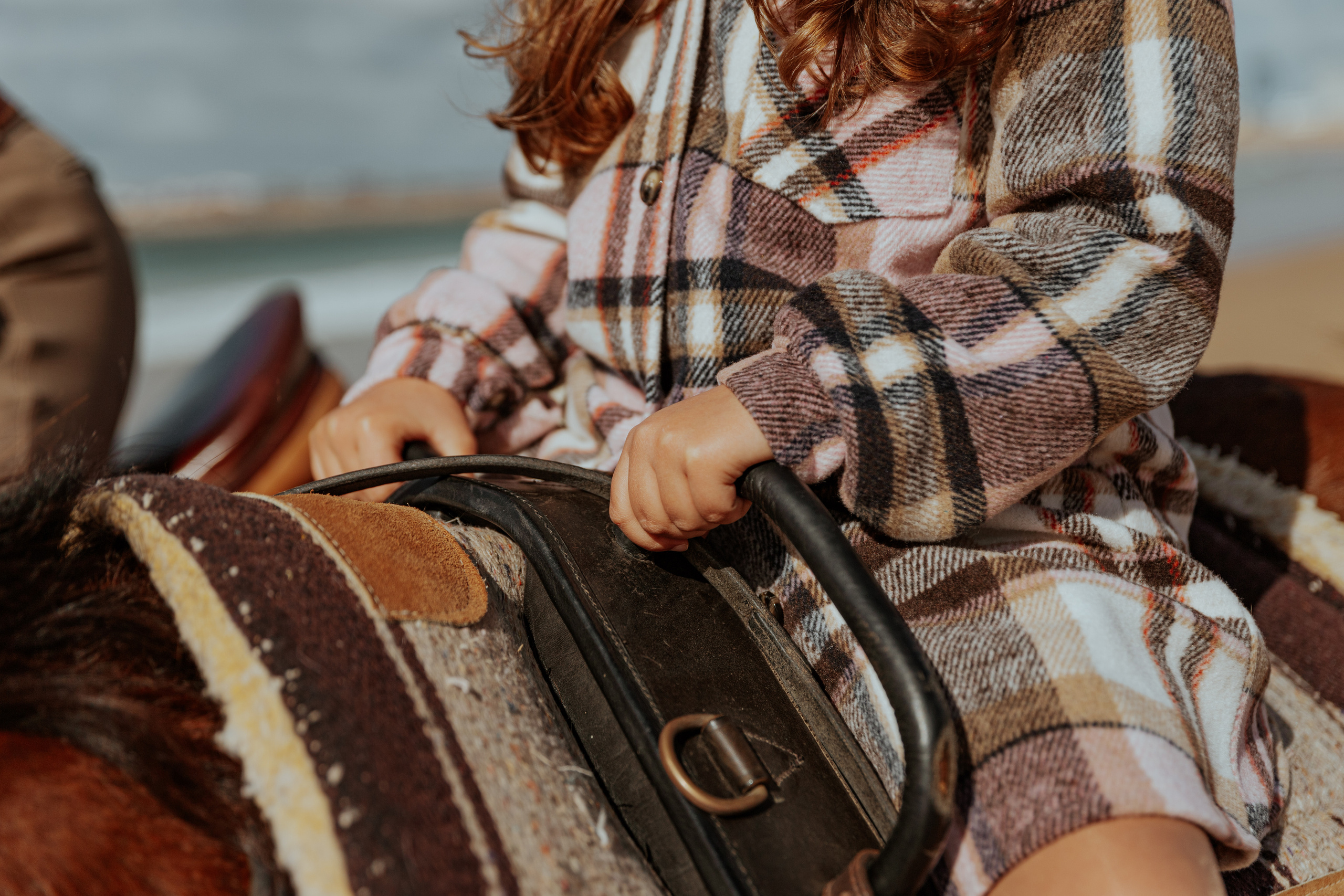 Passeio a cavalo na praia dos Supertubos. Luxury Wedding Photography & Cinematic Films | Portugal & Destination Weddings | Ricardo & Mary Pictures