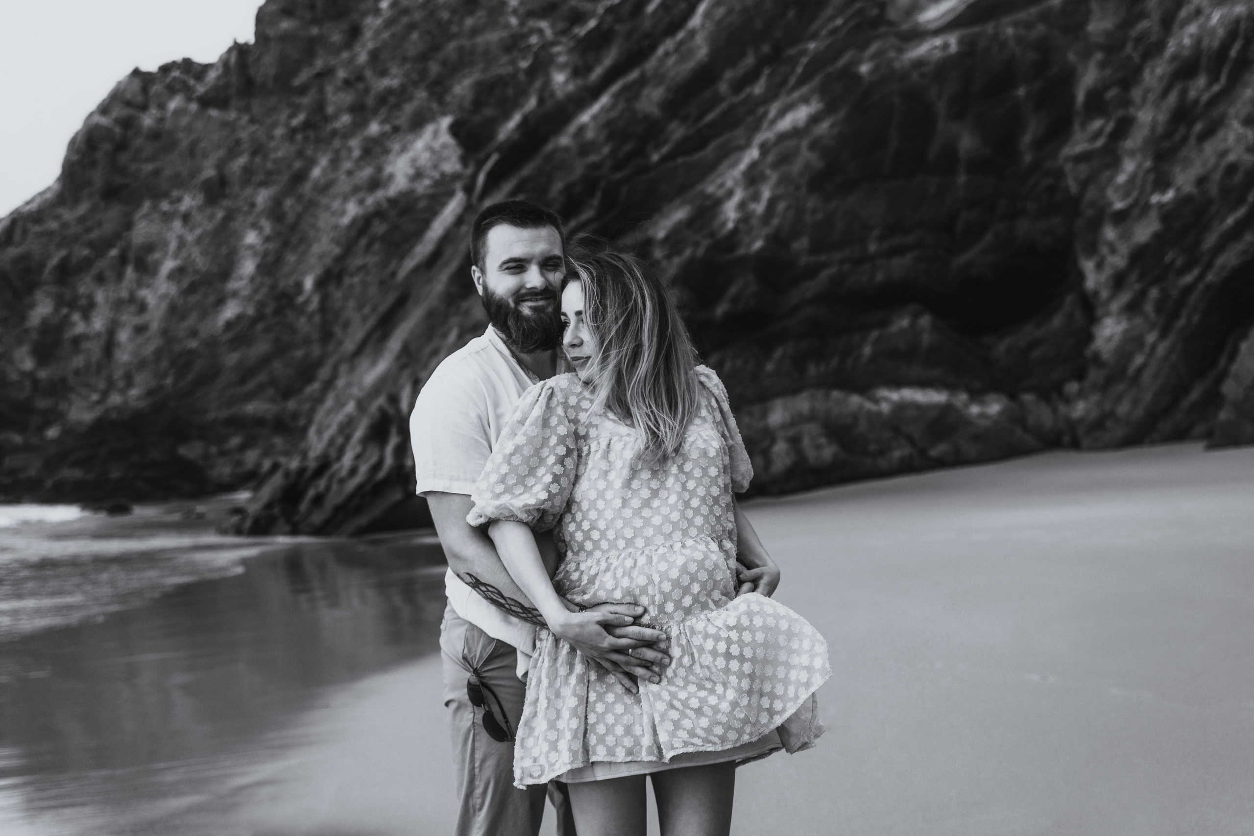 Sessão Maternidade em Praia da Adraga. Luxury Wedding Photography & Cinematic Films | Portugal & Destination Weddings | Ricardo & Mary Pictures