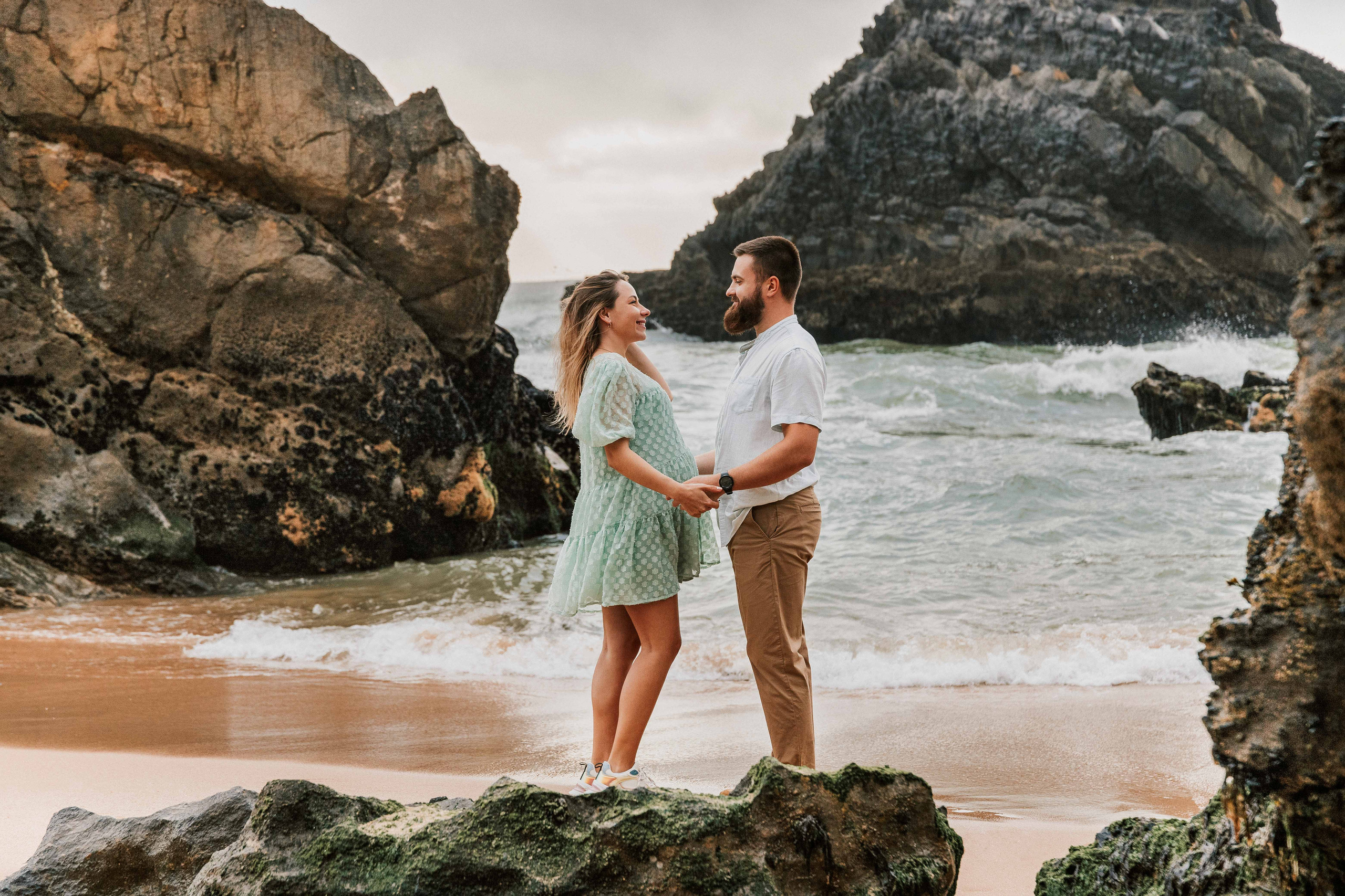 Sessão Maternidade em Praia da Adraga. Luxury Wedding Photography & Cinematic Films | Portugal & Destination Weddings | Ricardo & Mary Pictures