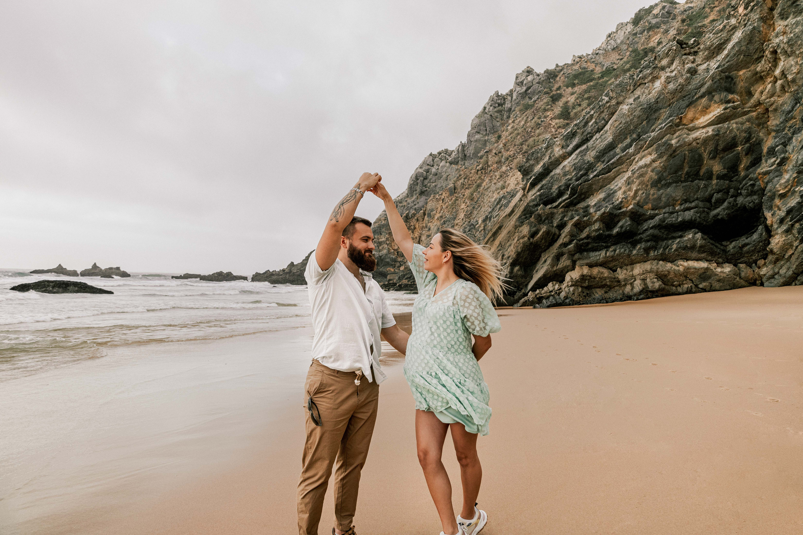 Sessão Maternidade em Praia da Adraga. Luxury Wedding Photography & Cinematic Films | Portugal & Destination Weddings | Ricardo & Mary Pictures