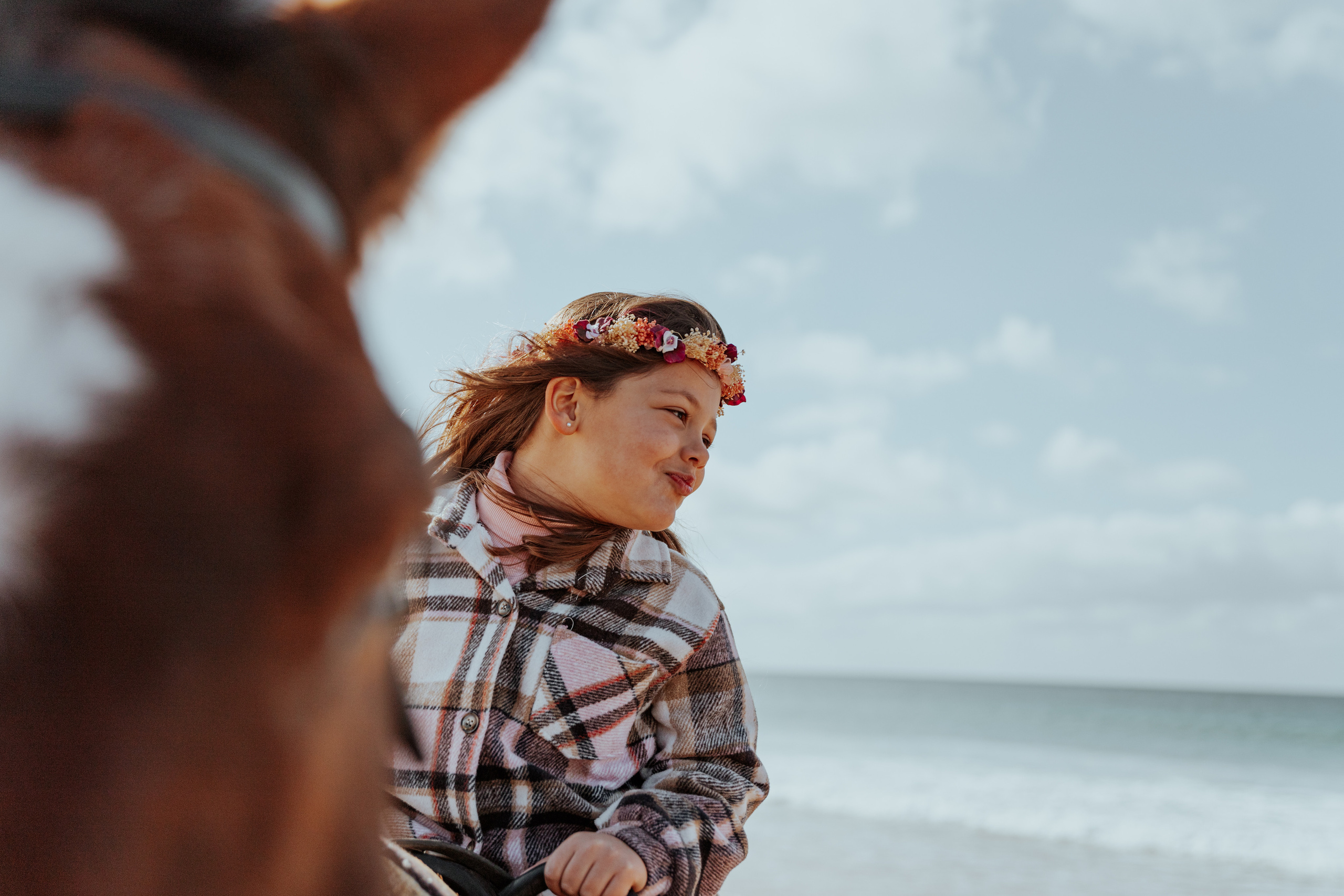 Passeio a cavalo na praia dos Supertubos. Luxury Wedding Photography & Cinematic Films | Portugal & Destination Weddings | Ricardo & Mary Pictures