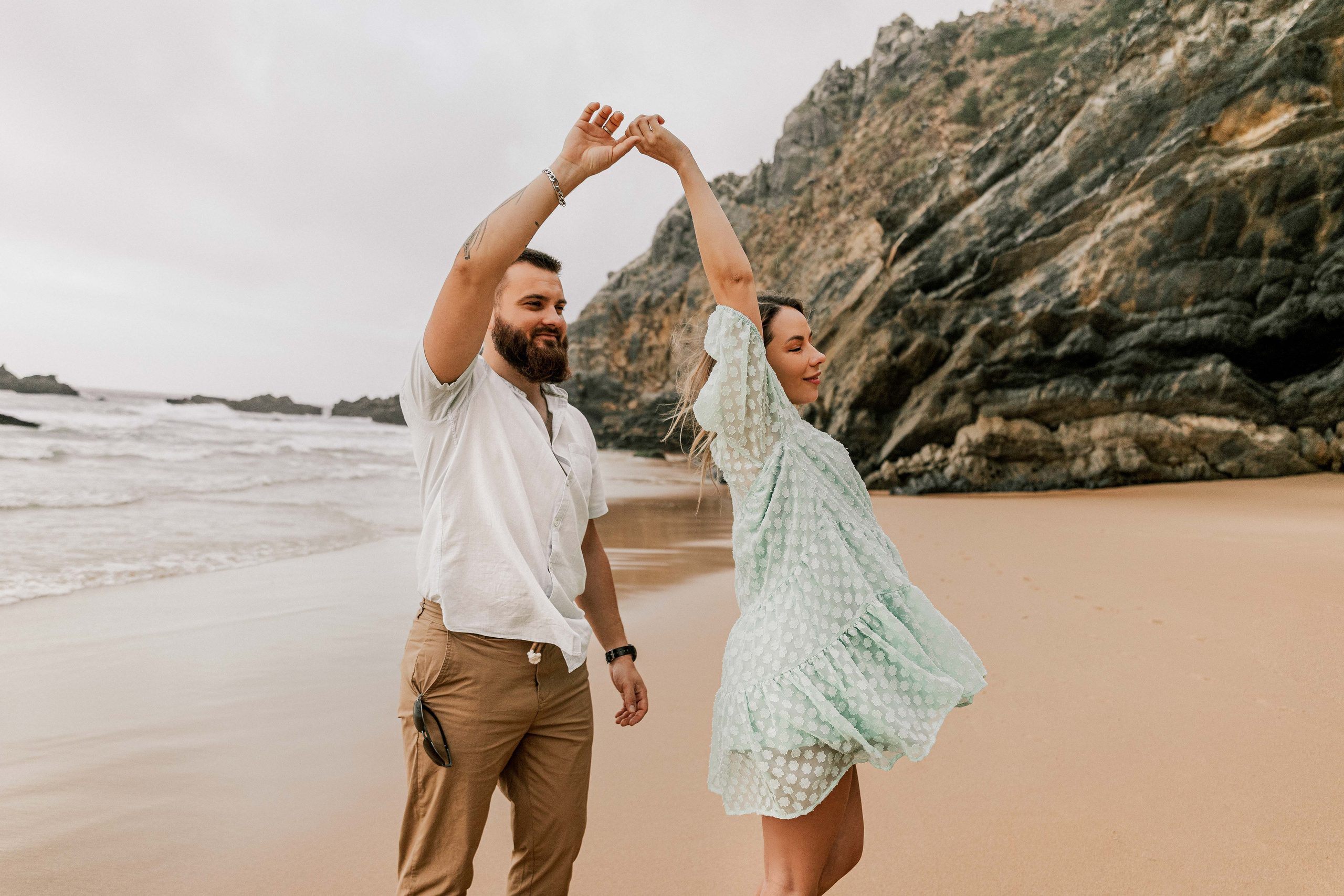 Sessão Maternidade em Praia da Adraga. Luxury Wedding Photography & Cinematic Films | Portugal & Destination Weddings | Ricardo & Mary Pictures